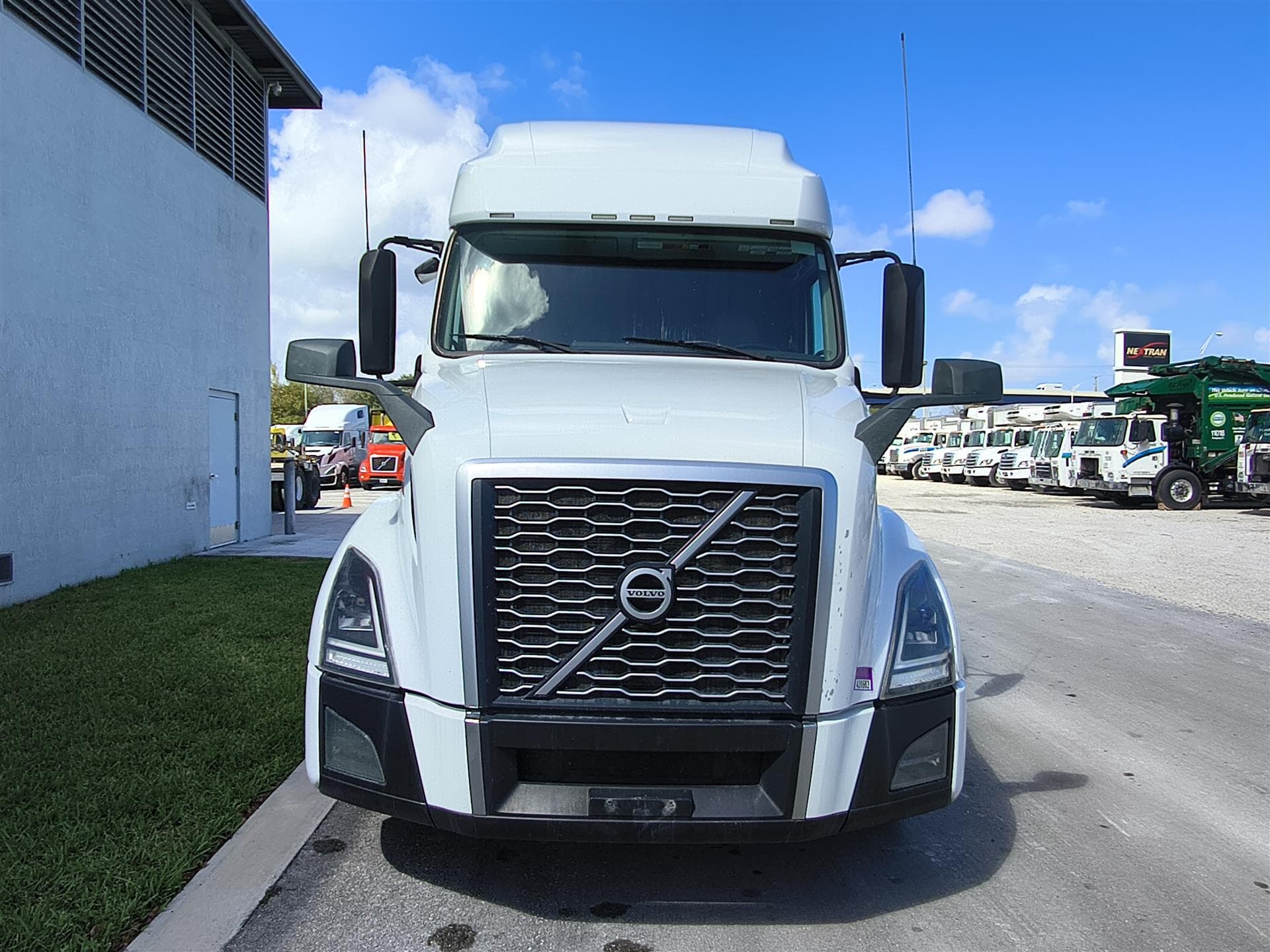 2022 Volvo VNL 760 — photo 3
