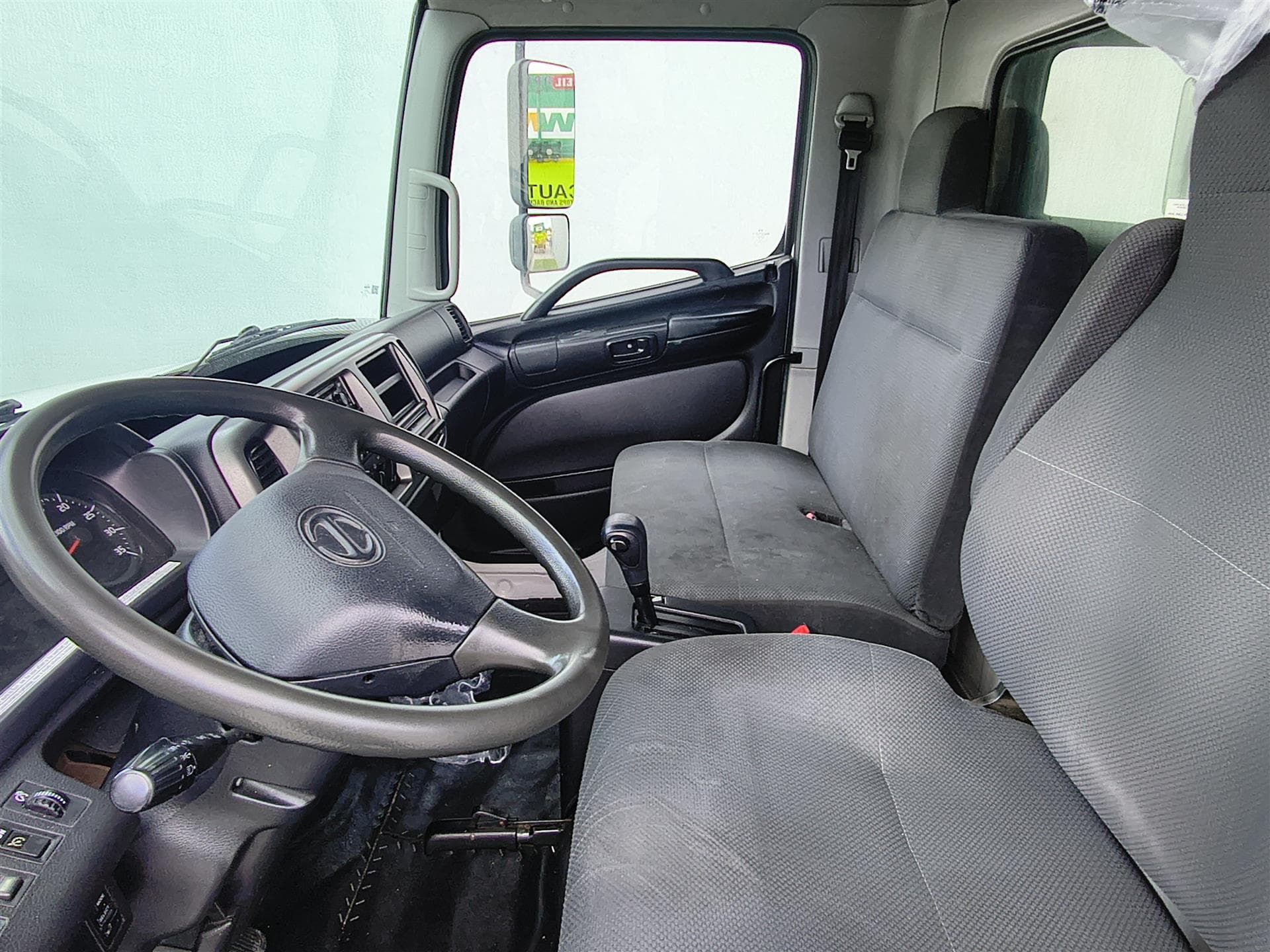 2019 Hino 268 — photo 7