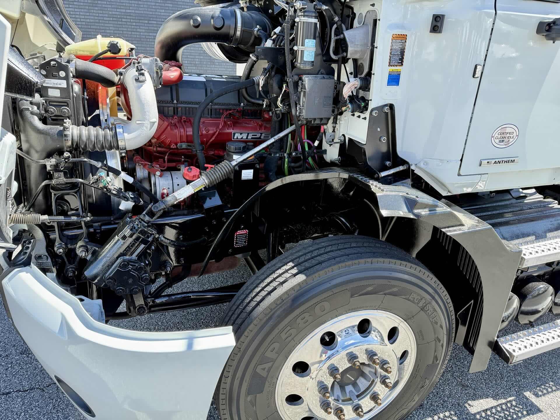 2021 Mack Anthem — photo 8