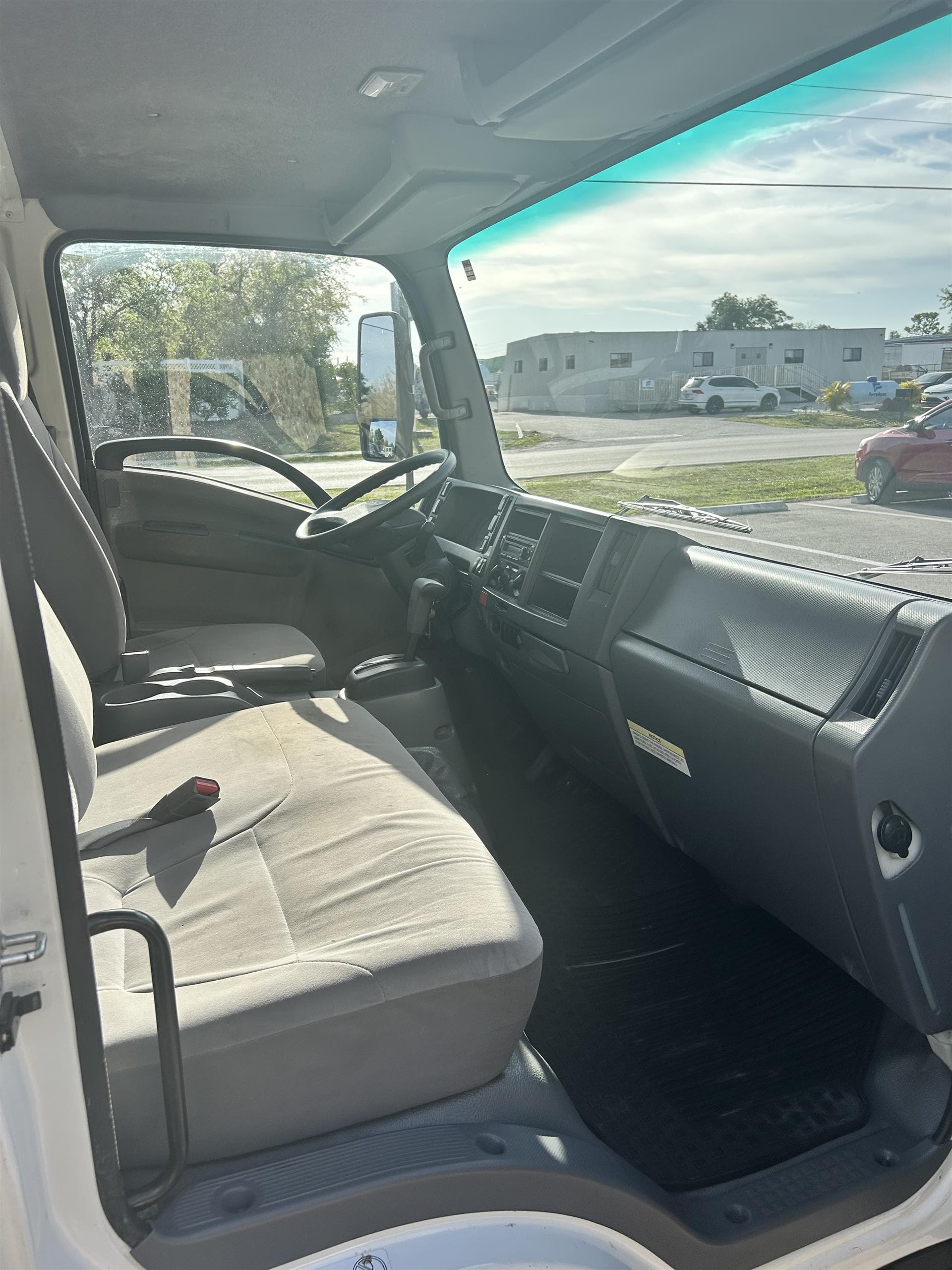 2018 Isuzu NPR — photo 6