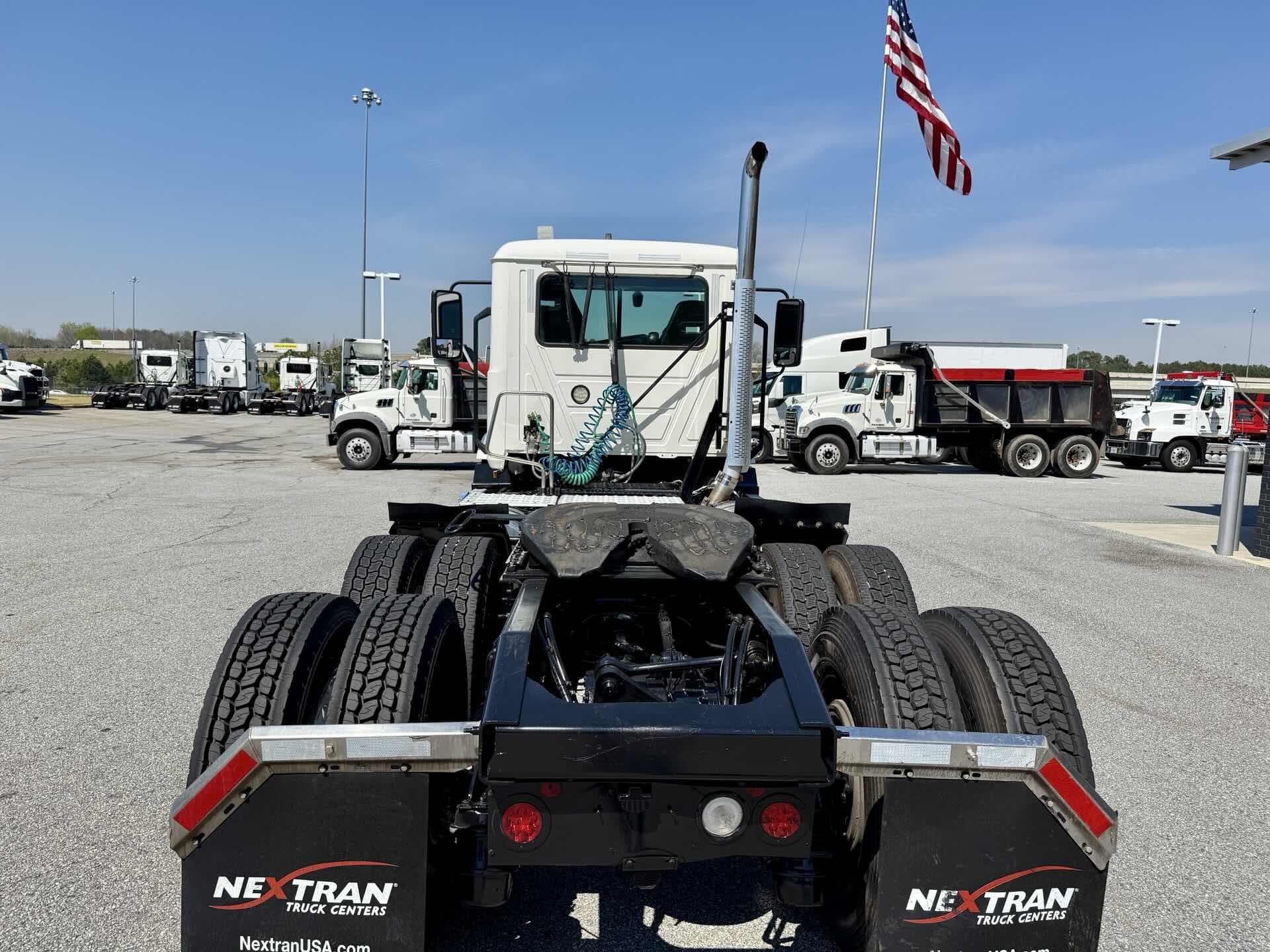 2022 Mack Anthem — photo 5