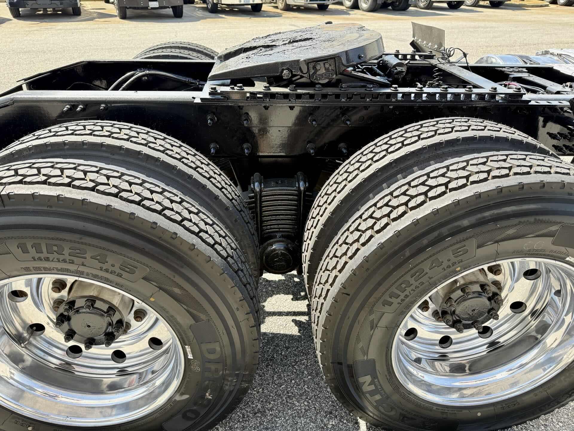 2020 Mack Anthem — photo 7