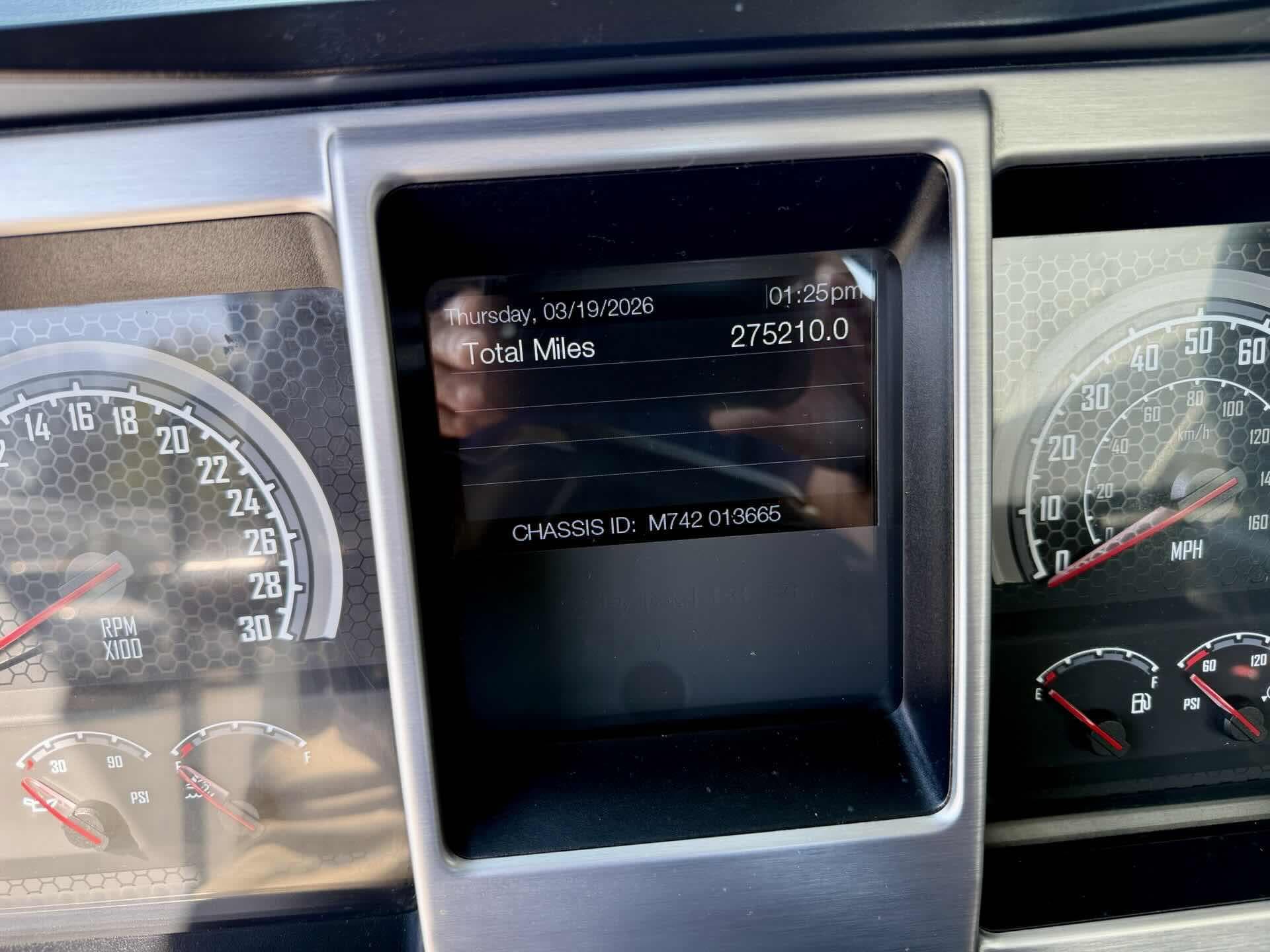 2020 Mack Anthem — photo 16