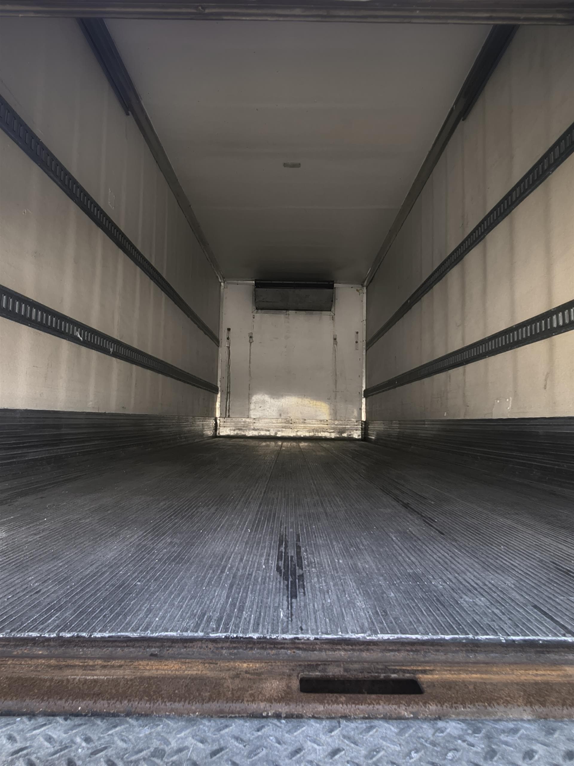 2019 Hino 268 — photo 9