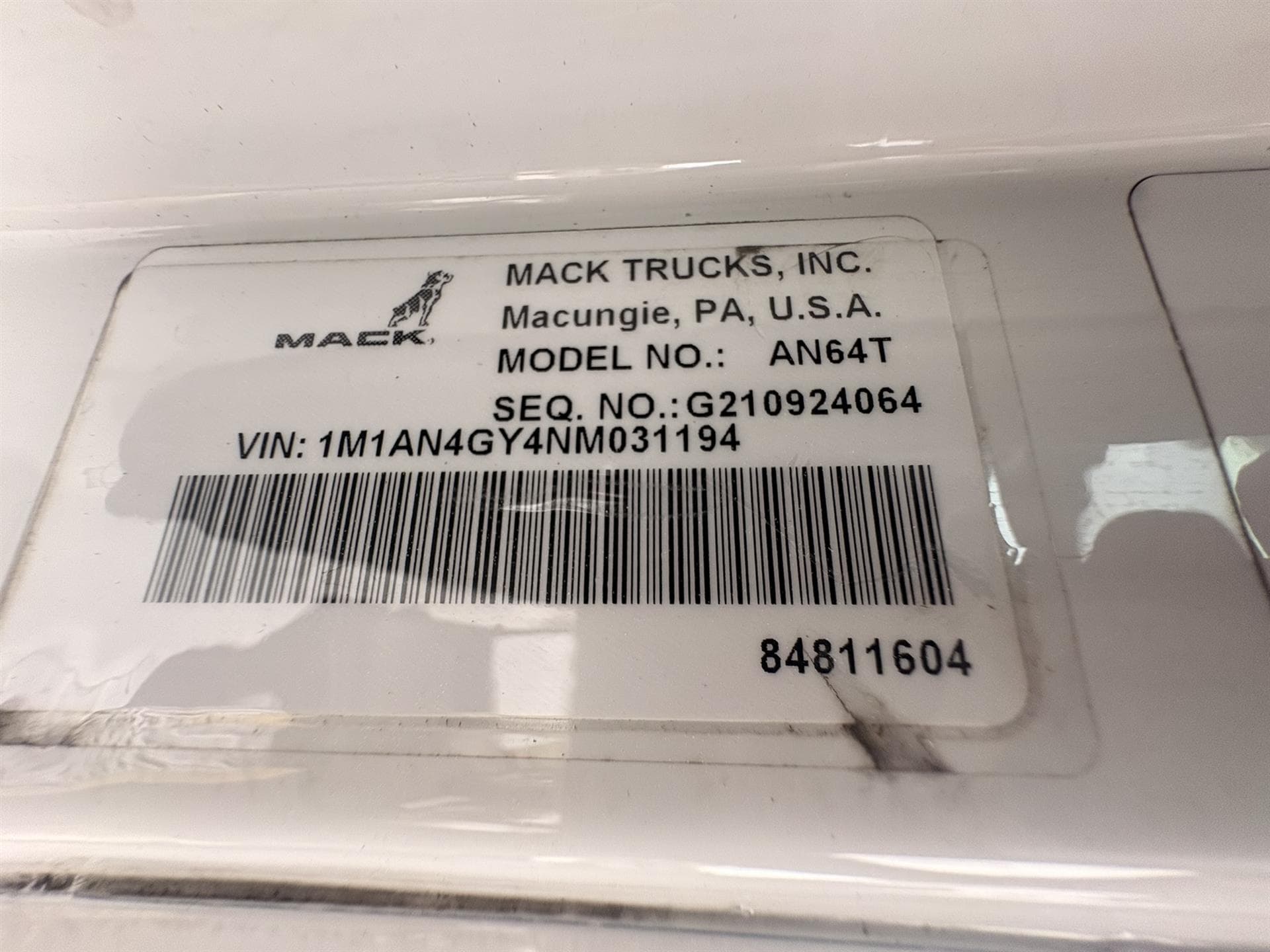 2022 Mack Anthem — photo 11