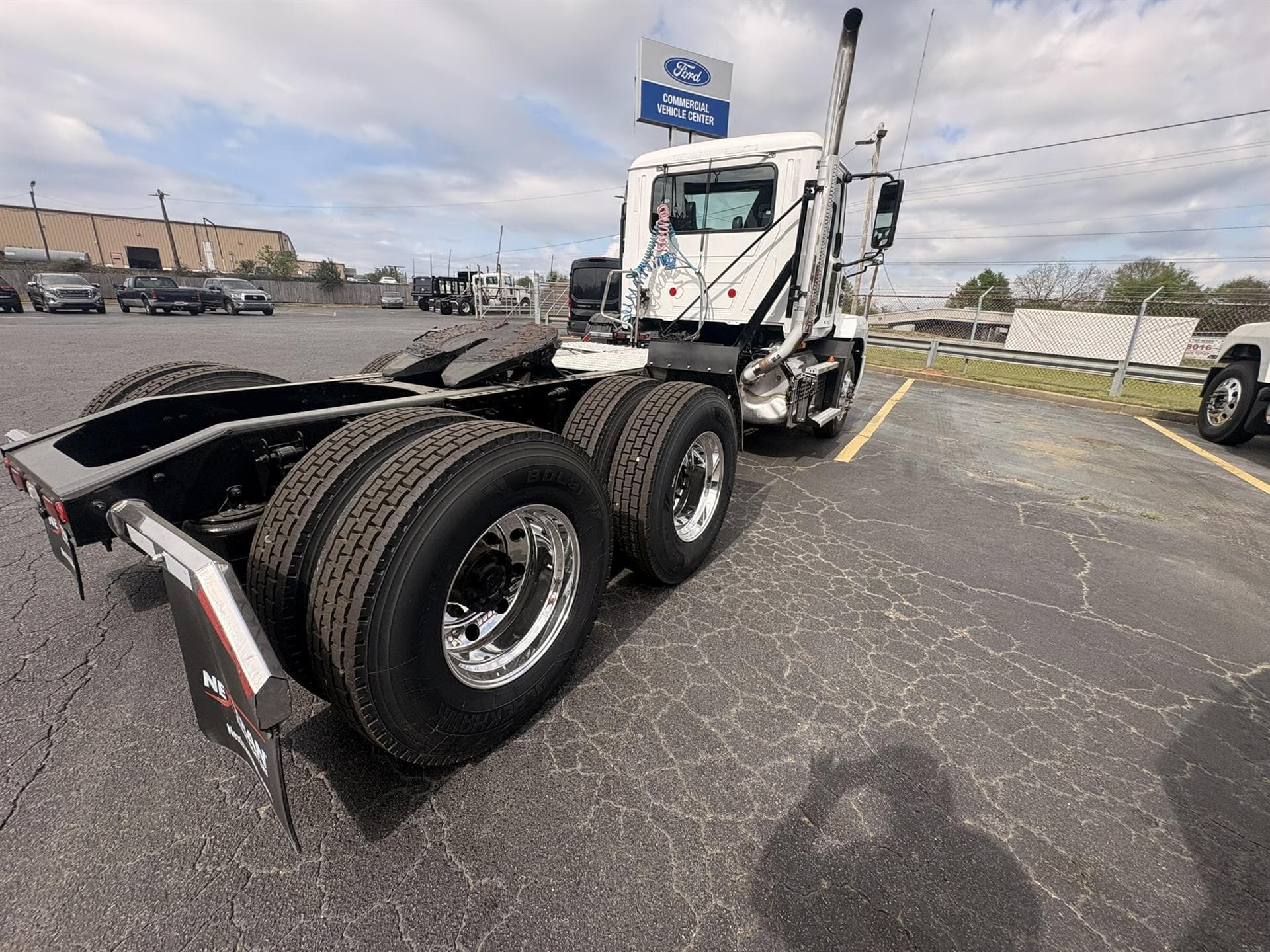 2022 Mack Anthem — photo 7