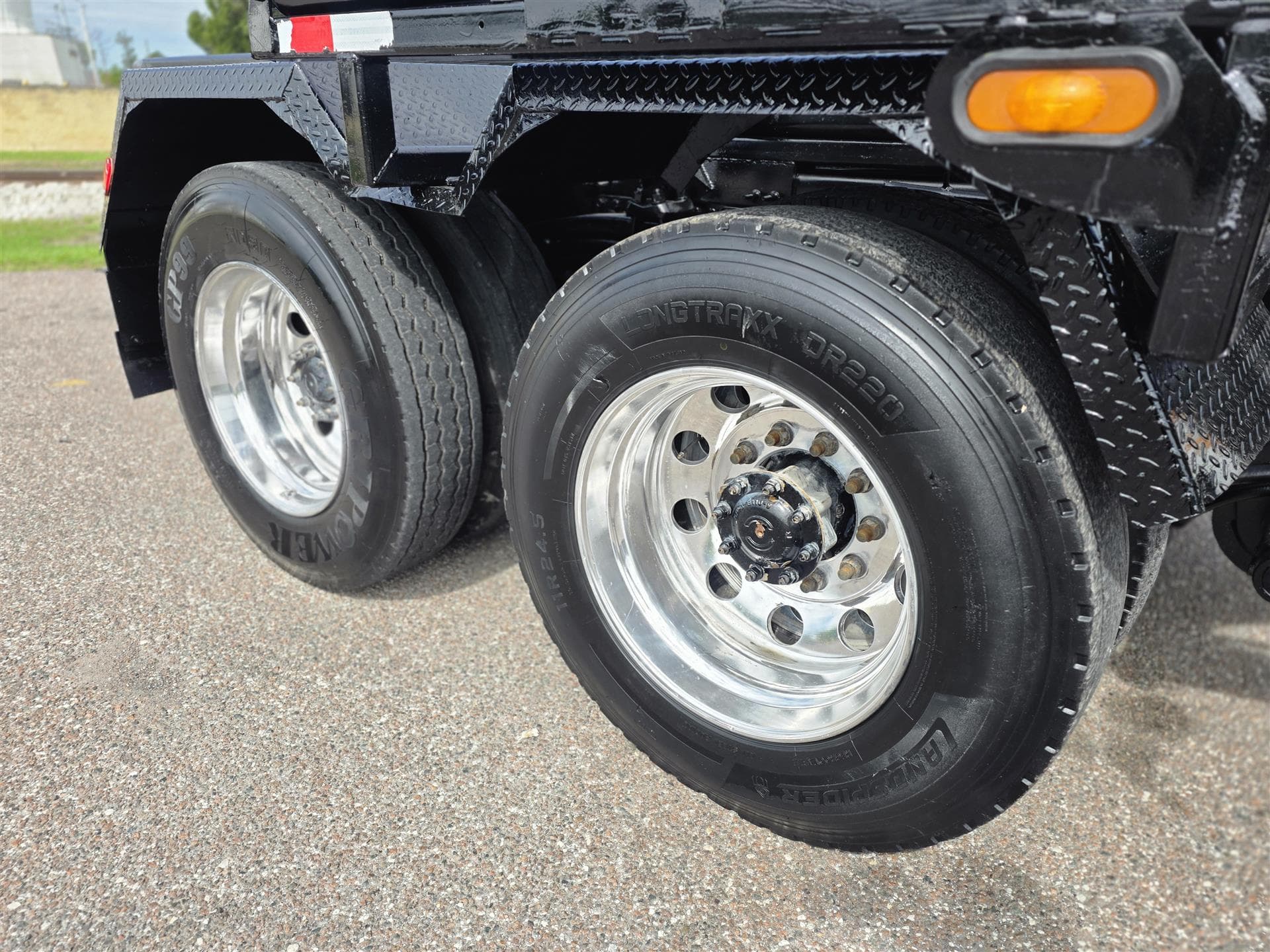 2022 Mack Granite — photo 16