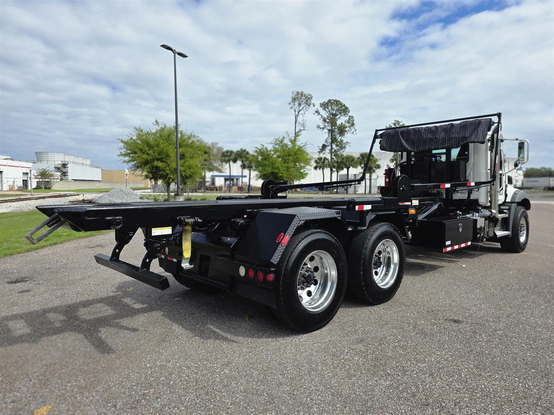 2022 Mack Granite — photo 5