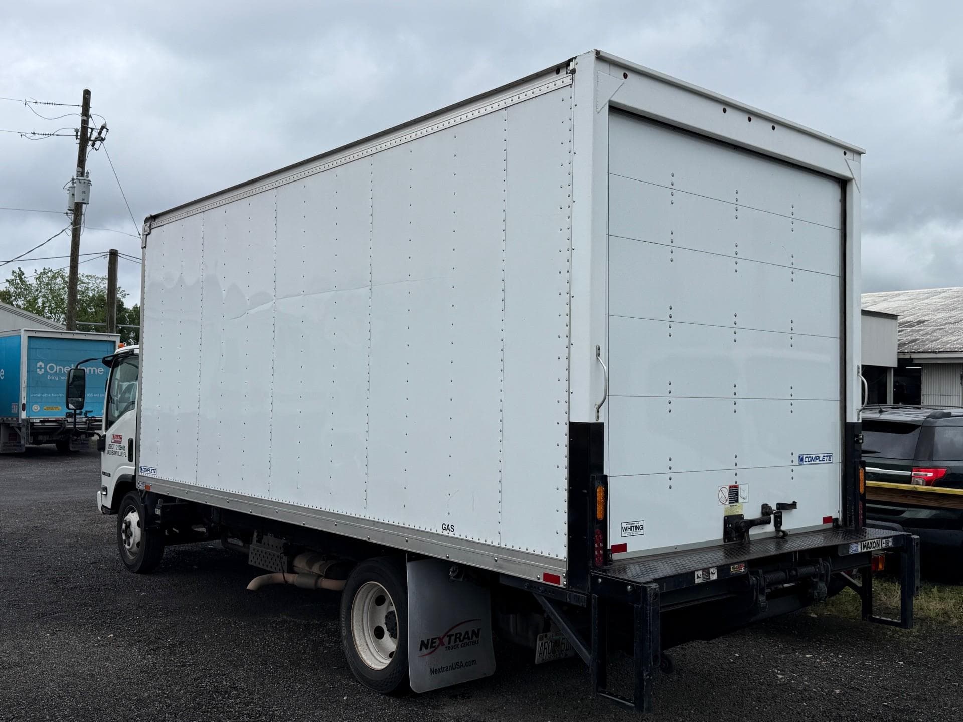 2022 Isuzu NRR — photo 2