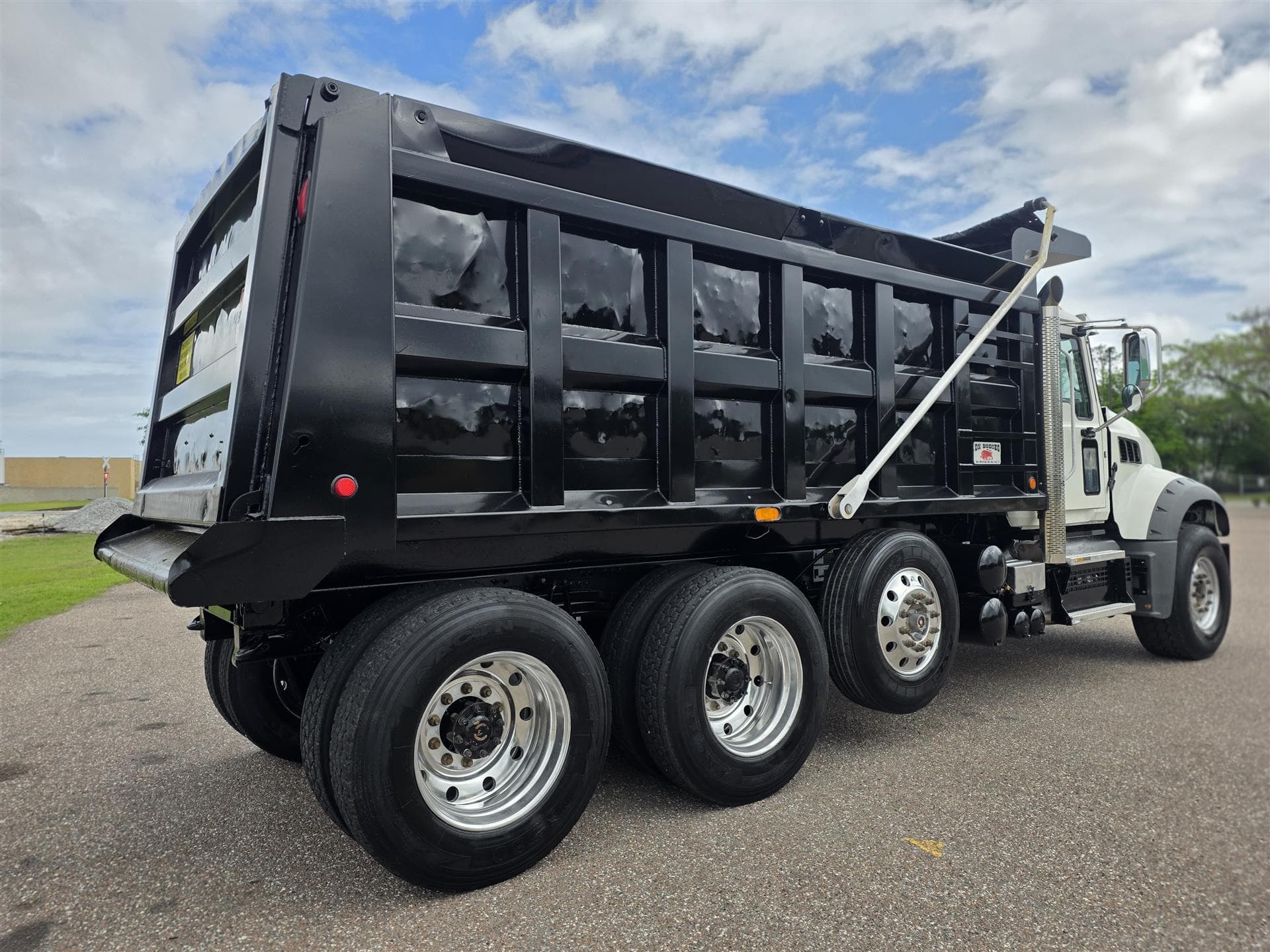 2020 Mack Granite — photo 4