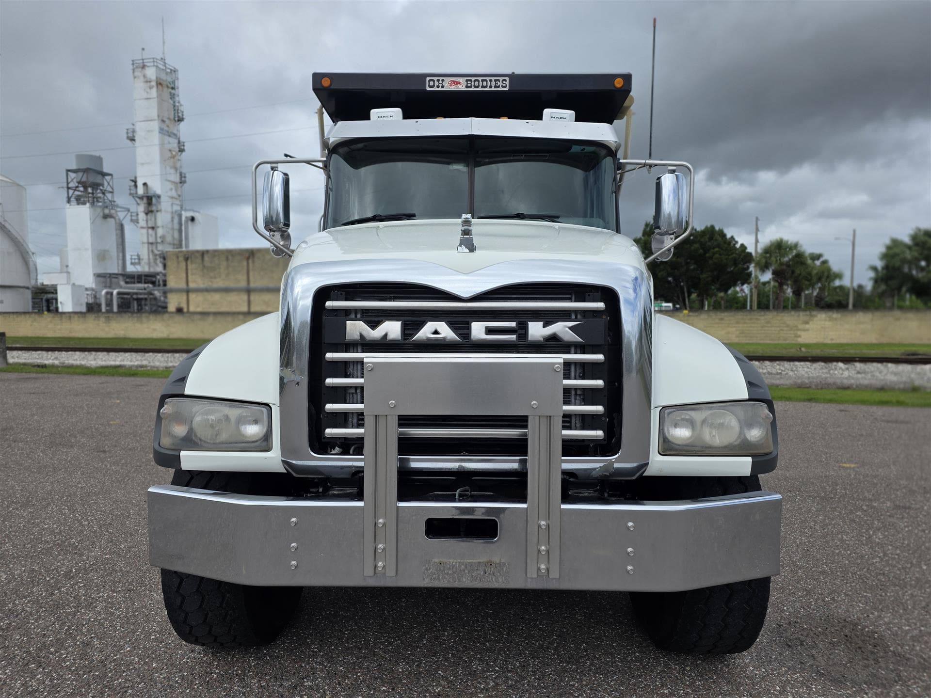 2020 Mack Granite — photo 2