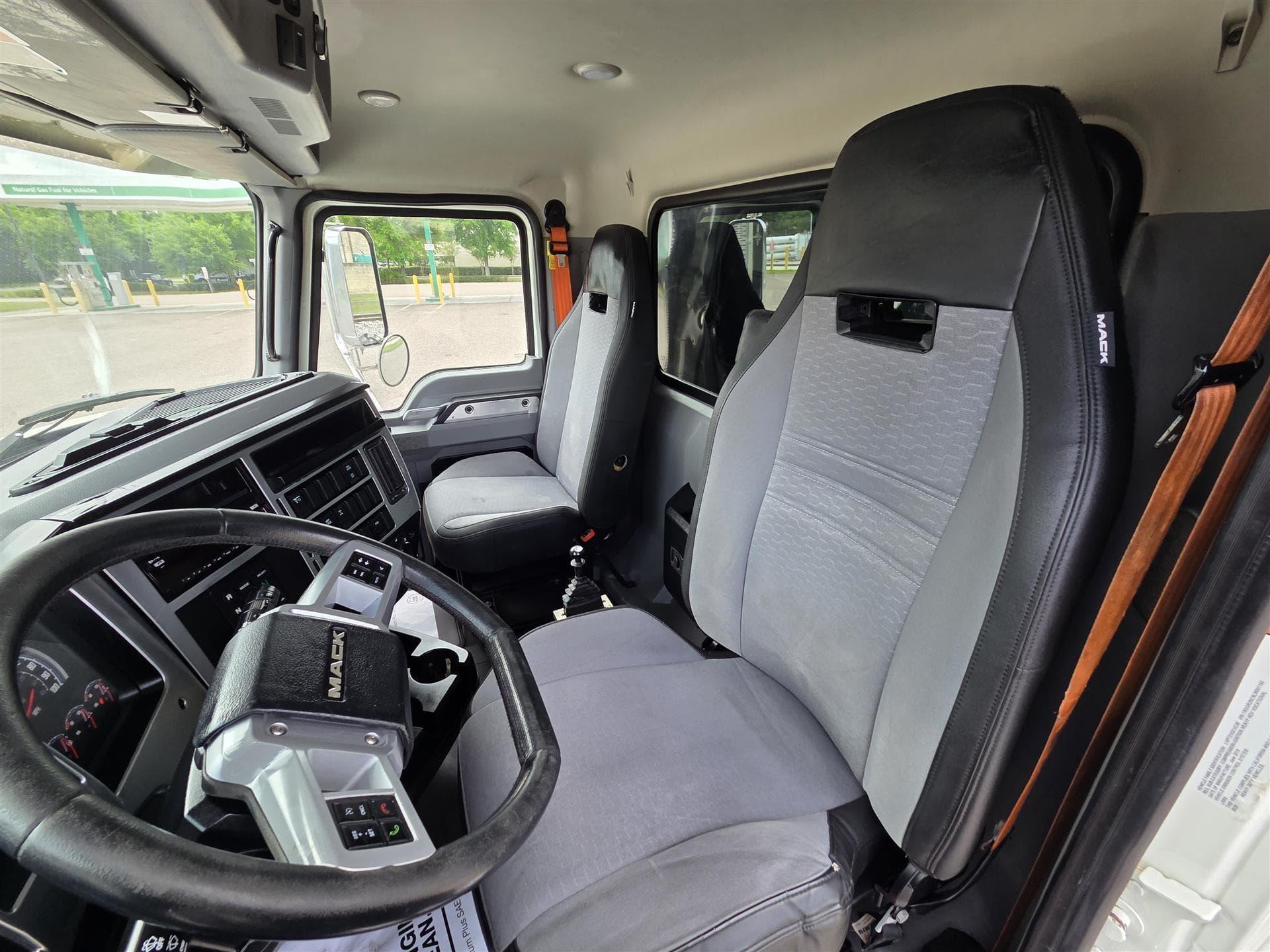 2020 Mack Granite — photo 10