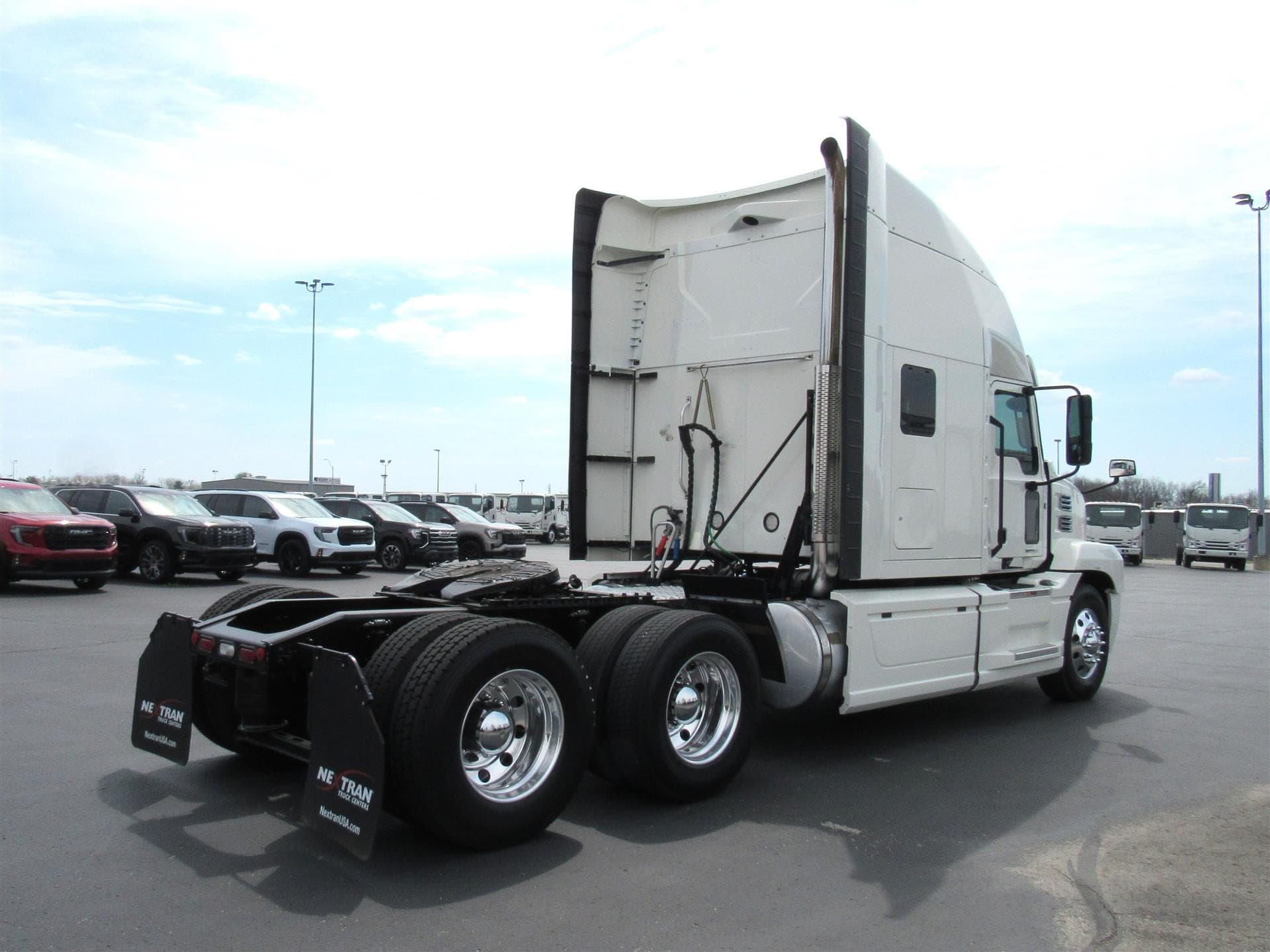 2024 Mack Anthem — photo 5