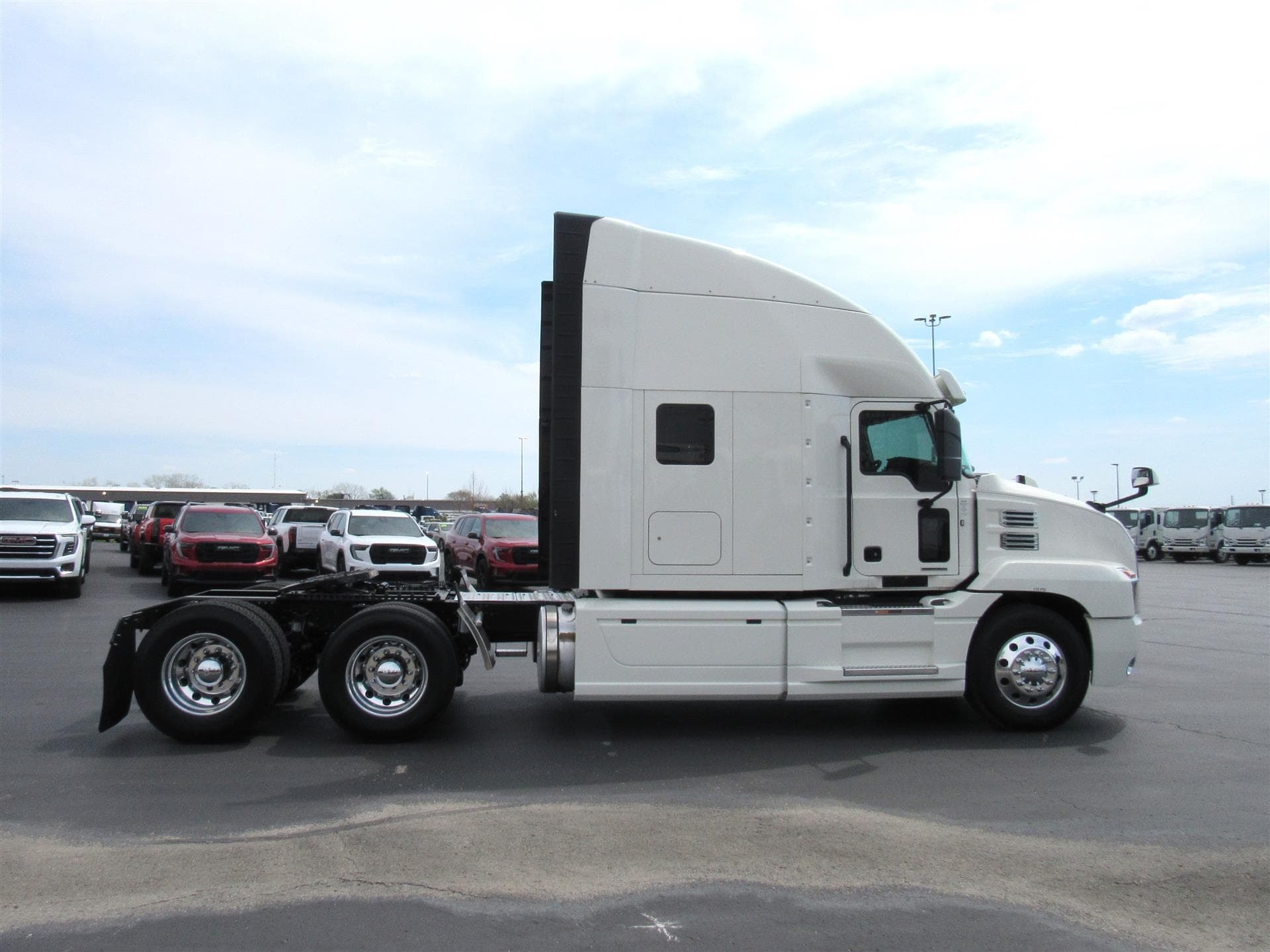 2024 Mack Anthem — photo 7