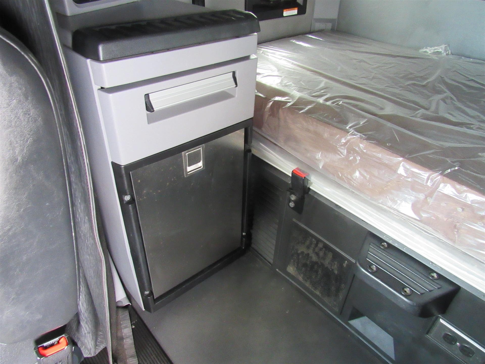 2024 Mack Anthem — photo 19