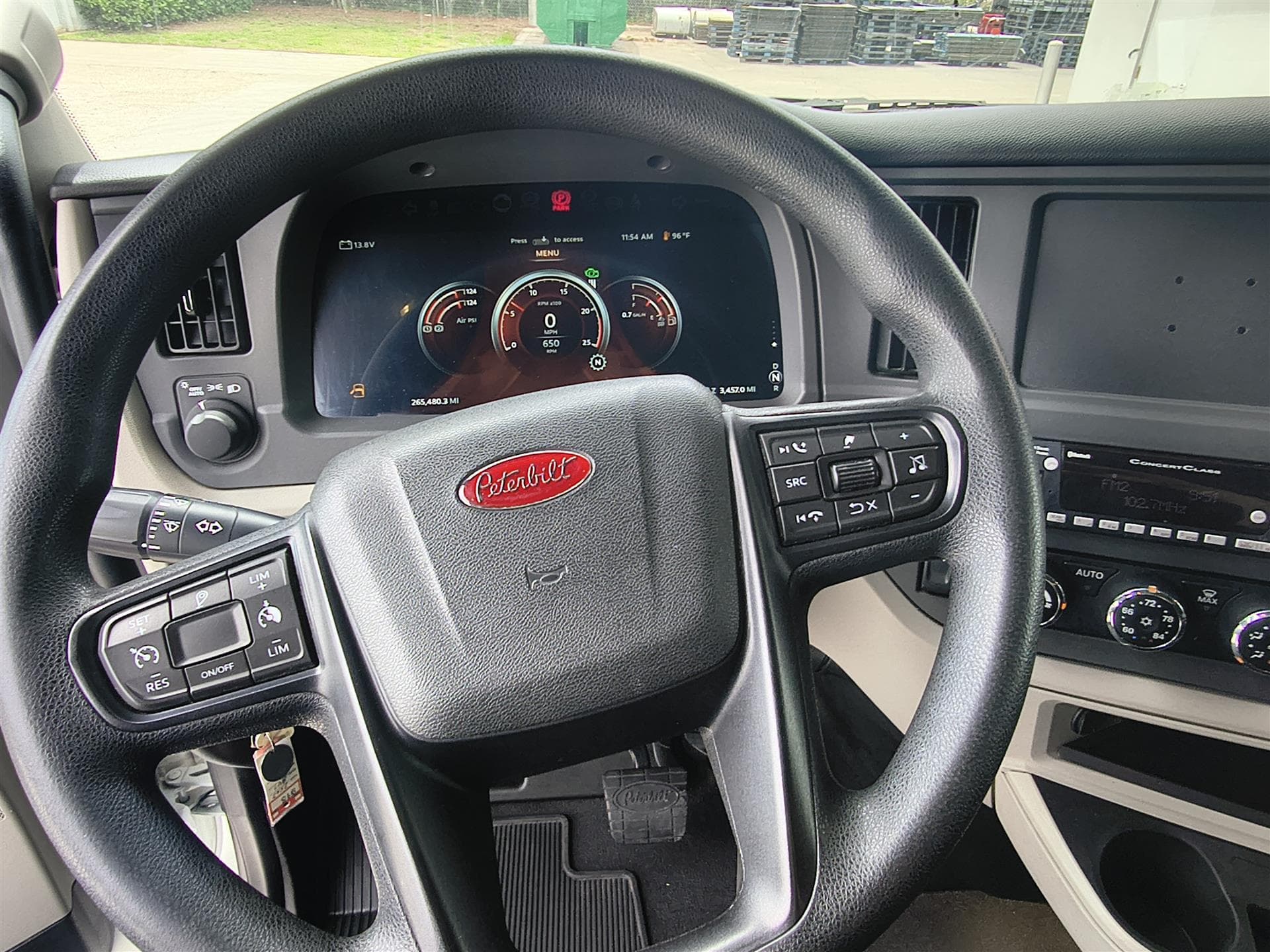 2022 Peterbilt 579 — photo 10