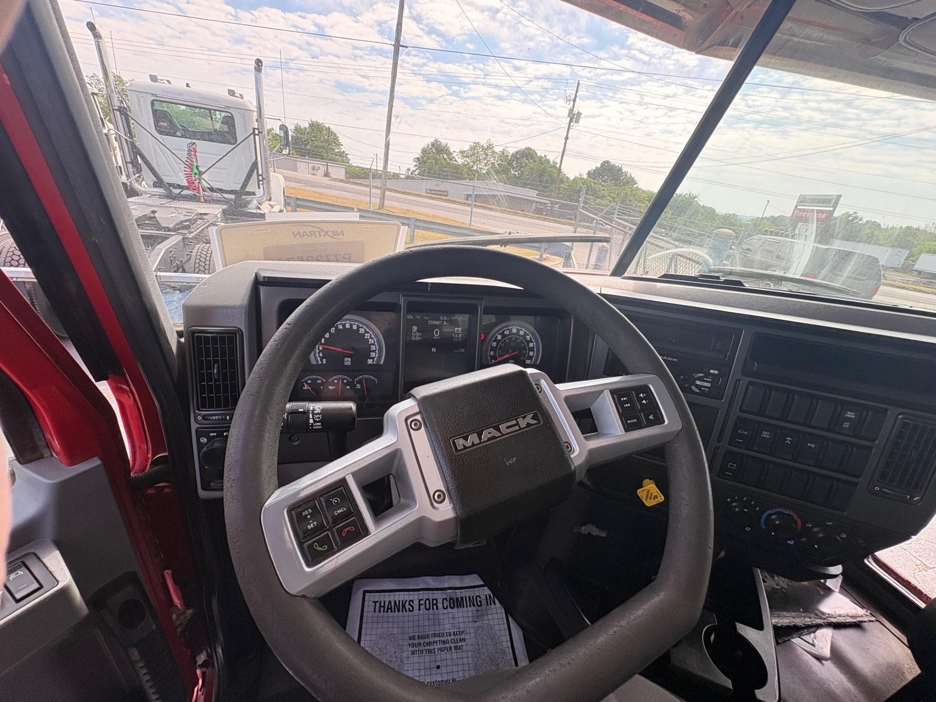 2019 Mack Granite — photo 8