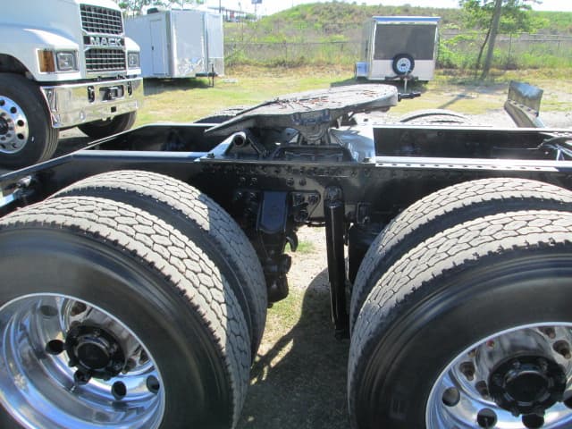 2021 Mack Pinnacle — photo 16