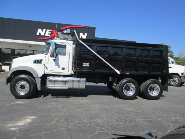 2020 Mack Granite — photo 8