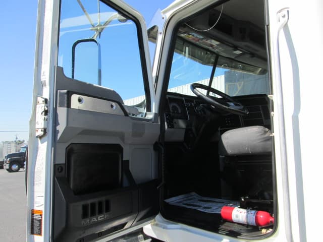 2020 Mack Granite — photo 19