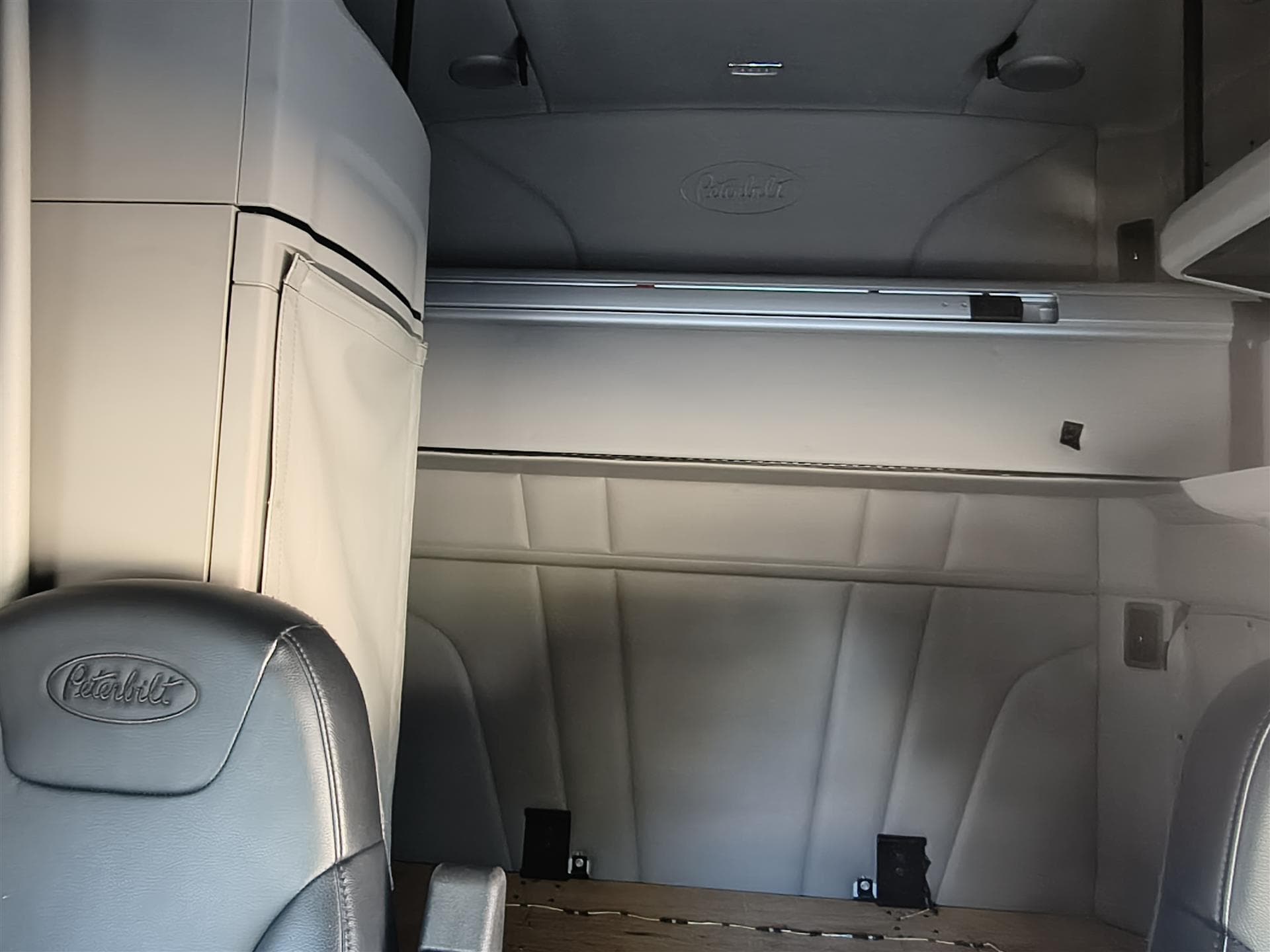 2023 Peterbilt 579 — photo 12