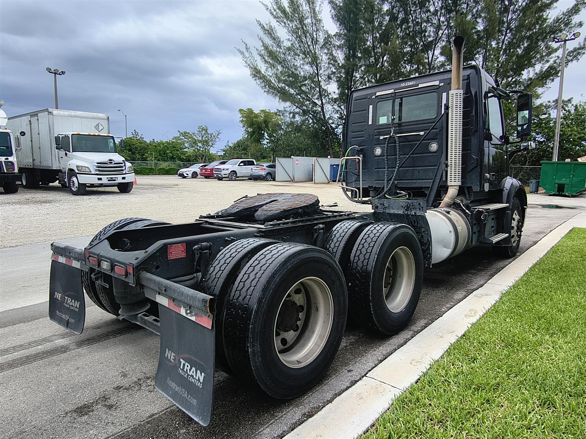2022 Volvo VNR 640 — photo 4