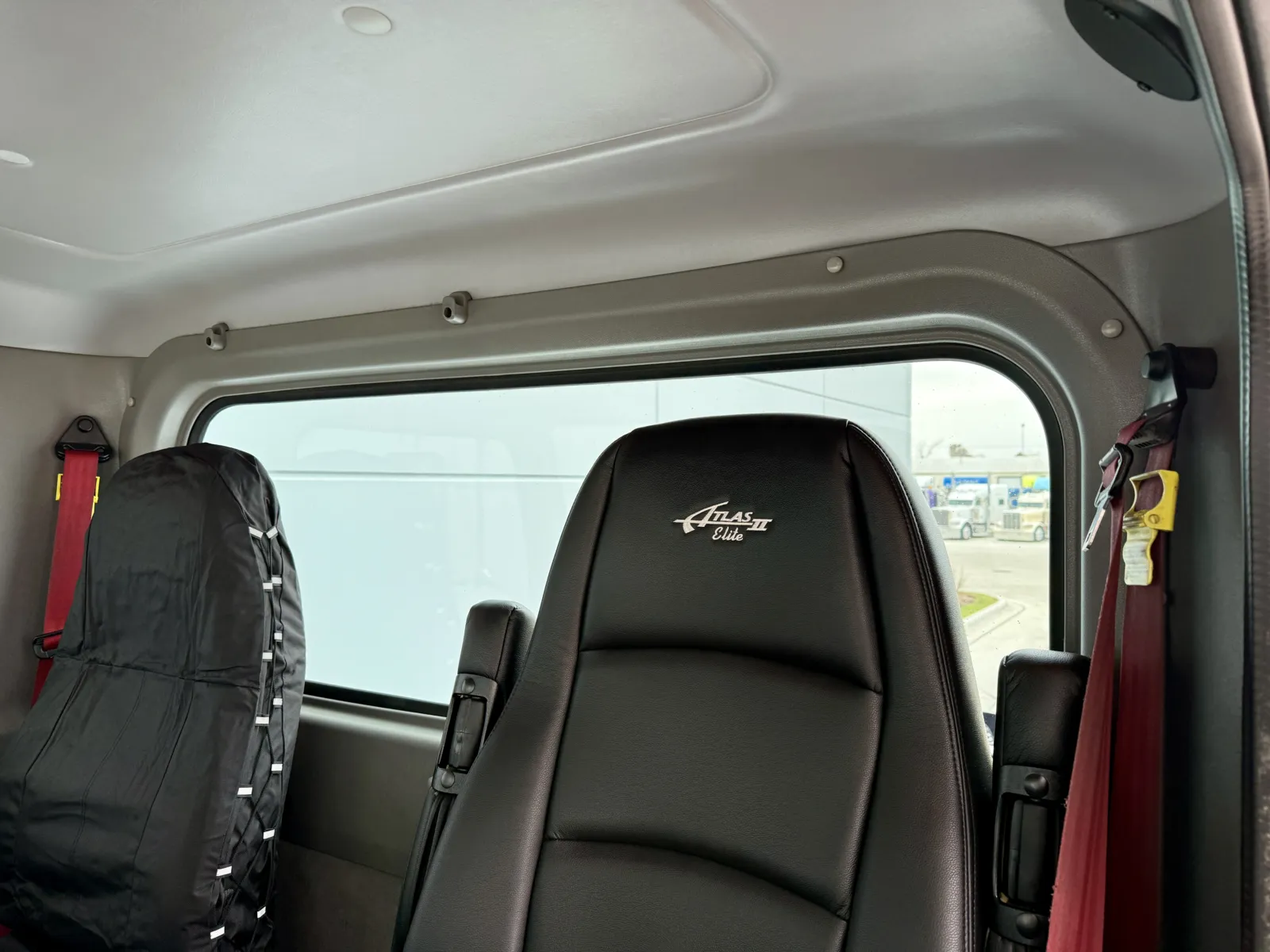 2023 Peterbilt 389 — photo 20