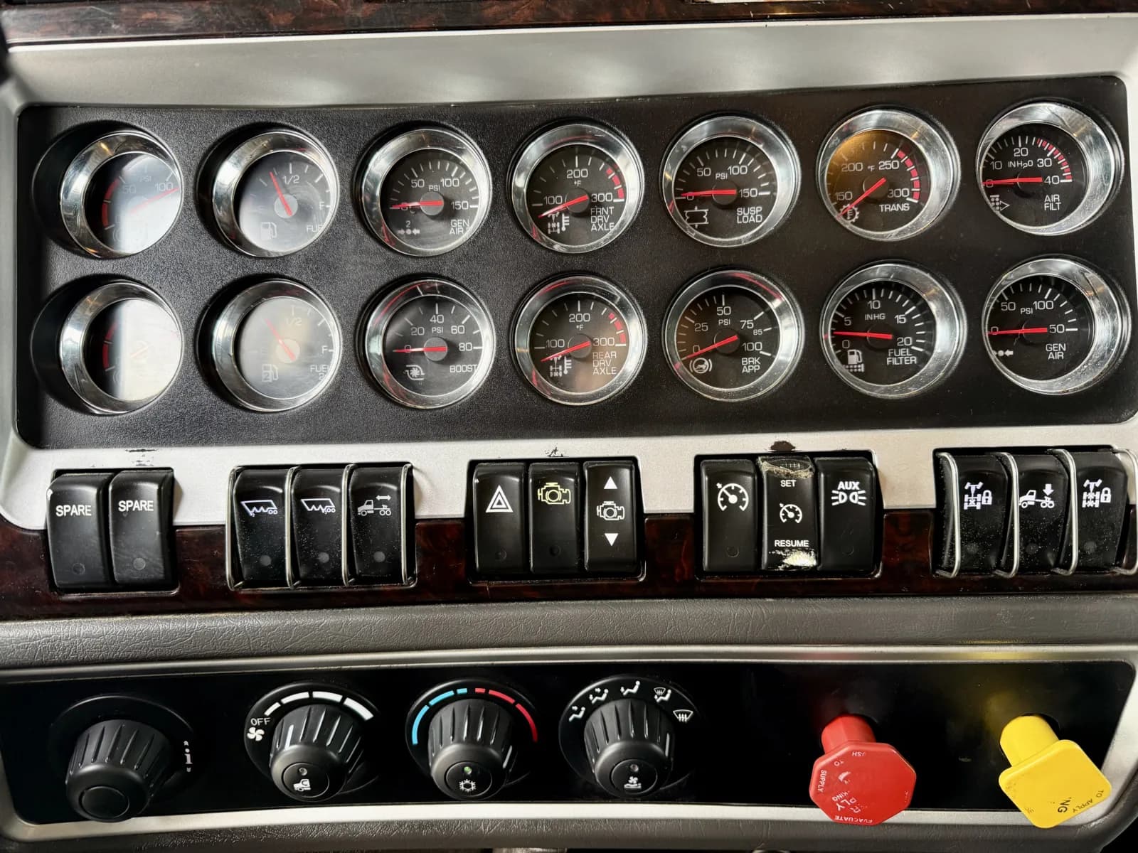 2017 Kenworth T800 — photo 17