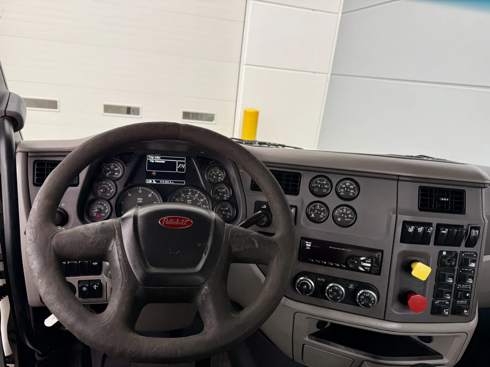 2015 Peterbilt 567 — photo 16