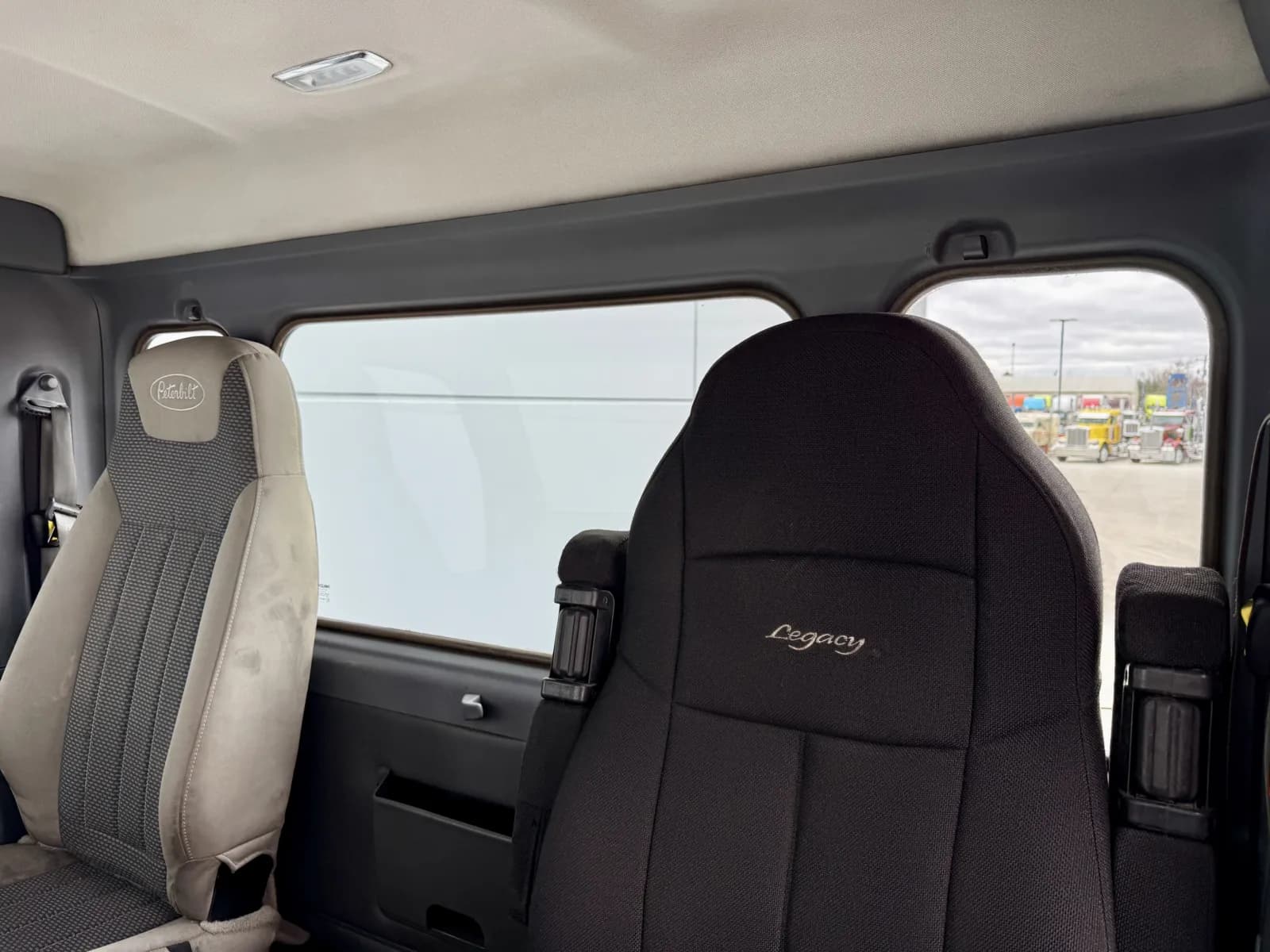 2015 Peterbilt 567 — photo 20