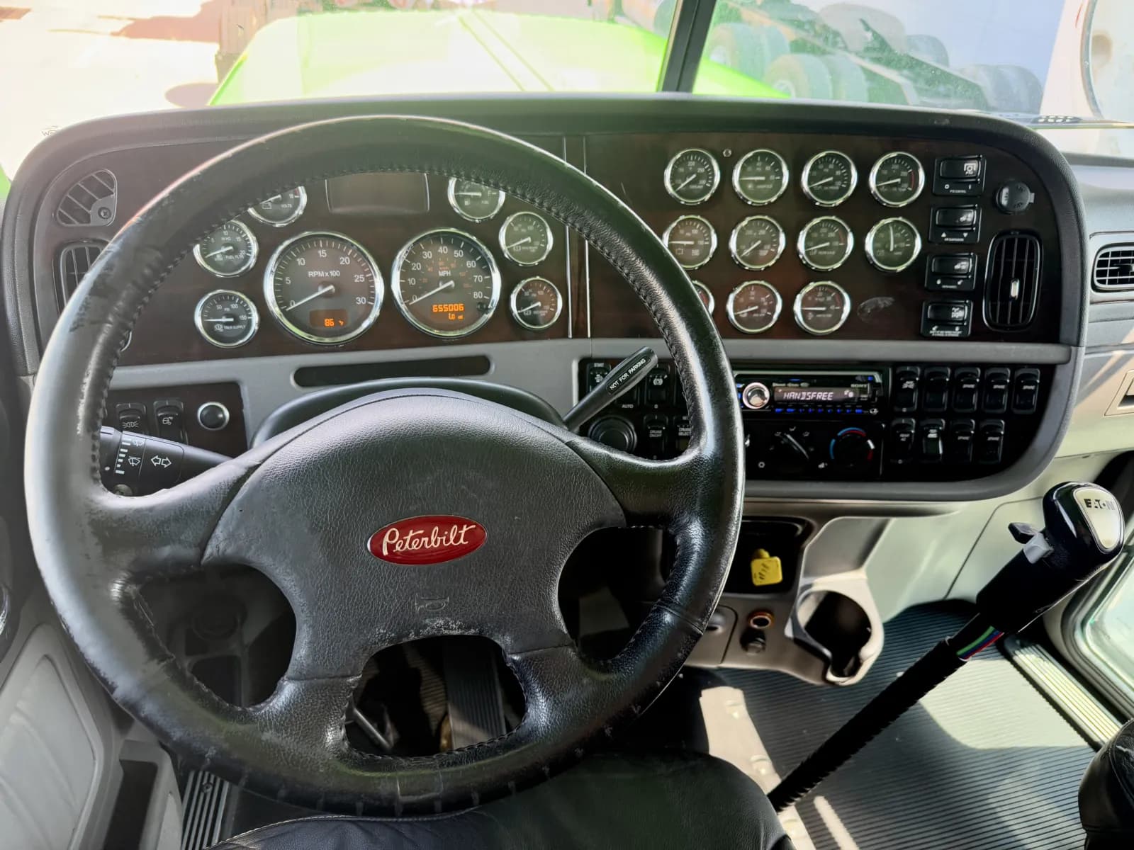 2019 Peterbilt 389 — photo 16
