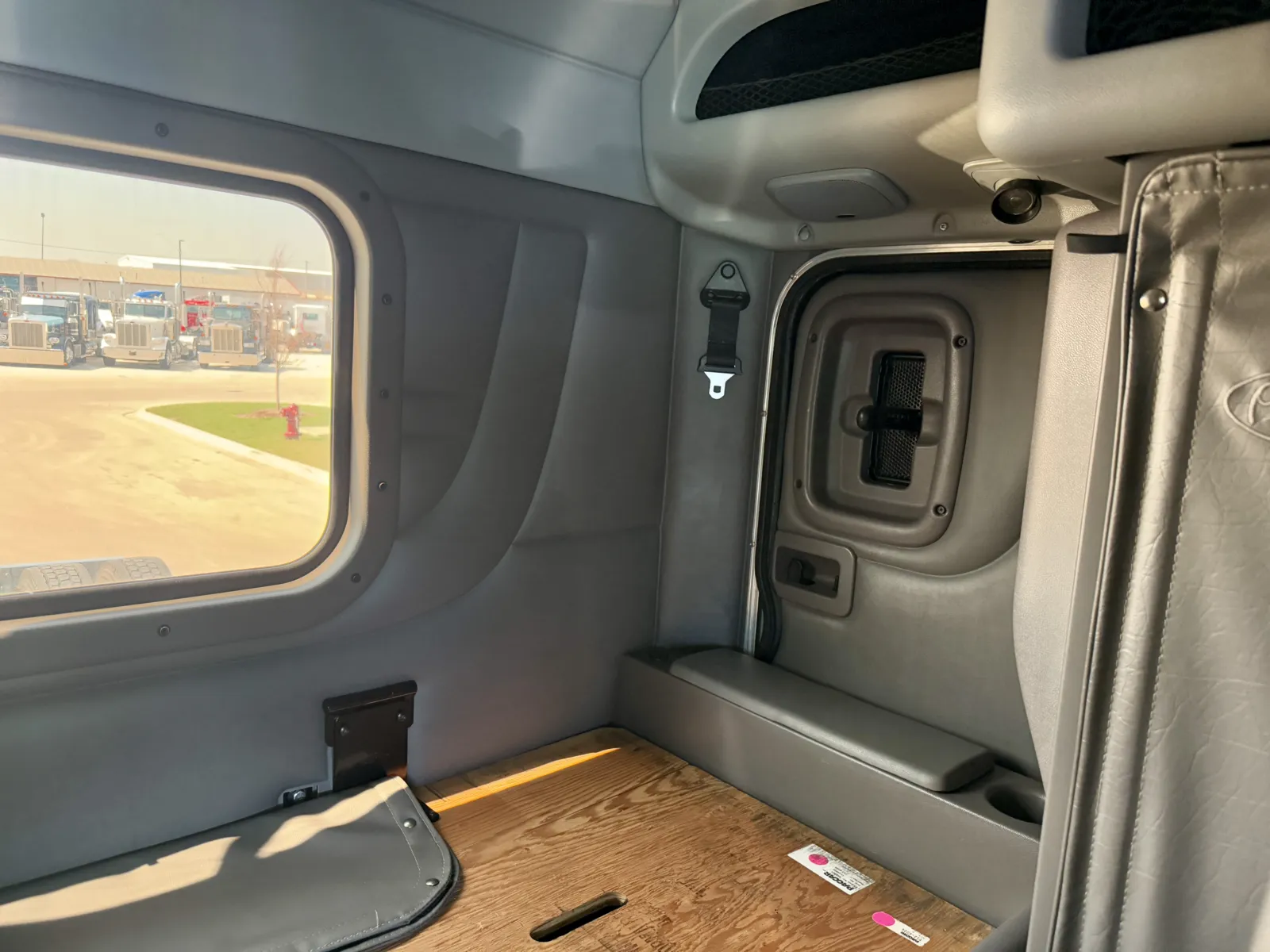 2019 Peterbilt 389 — photo 24