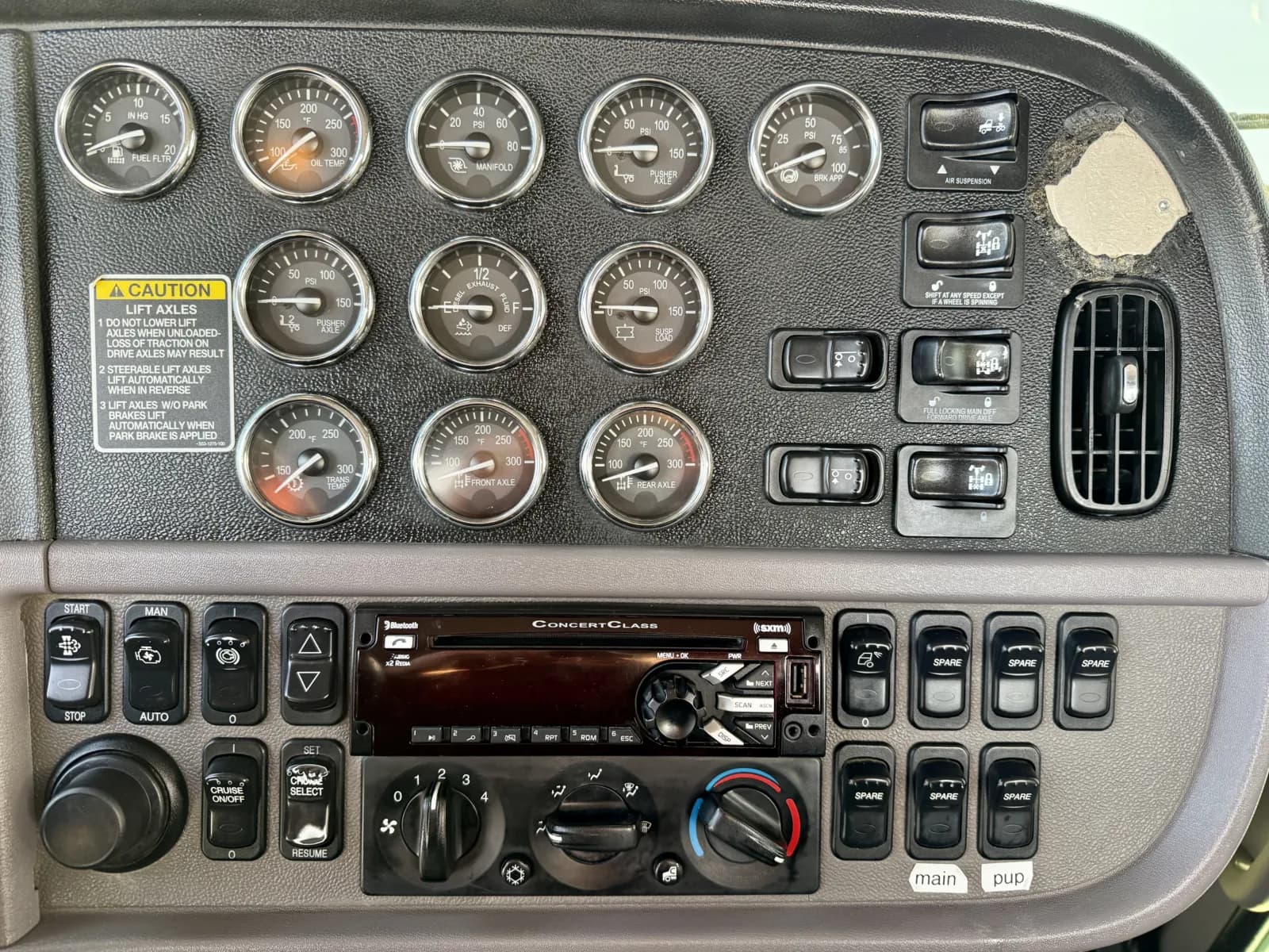 2017 Peterbilt 389 — photo 18