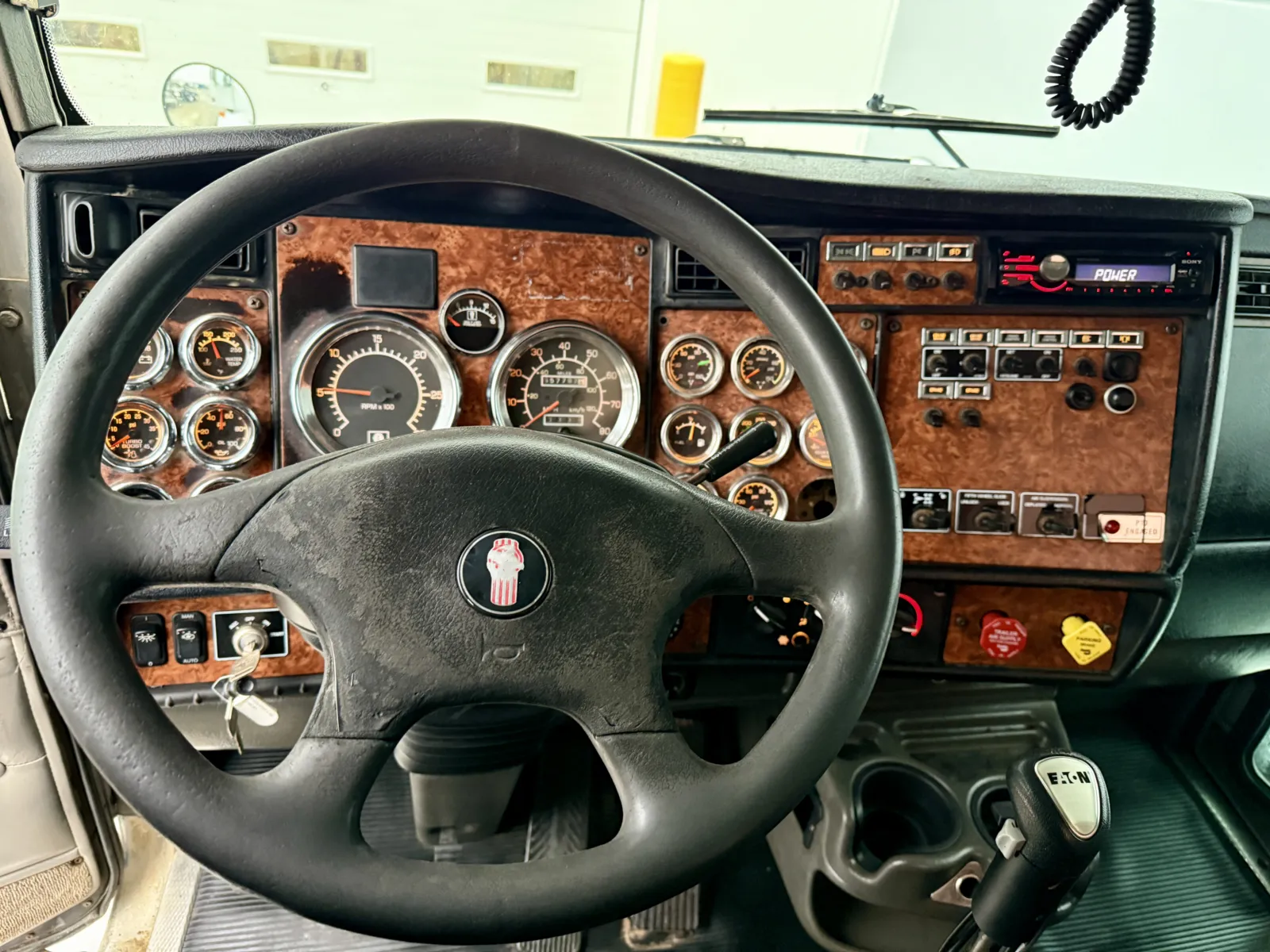 2003 Kenworth T800 — photo 16