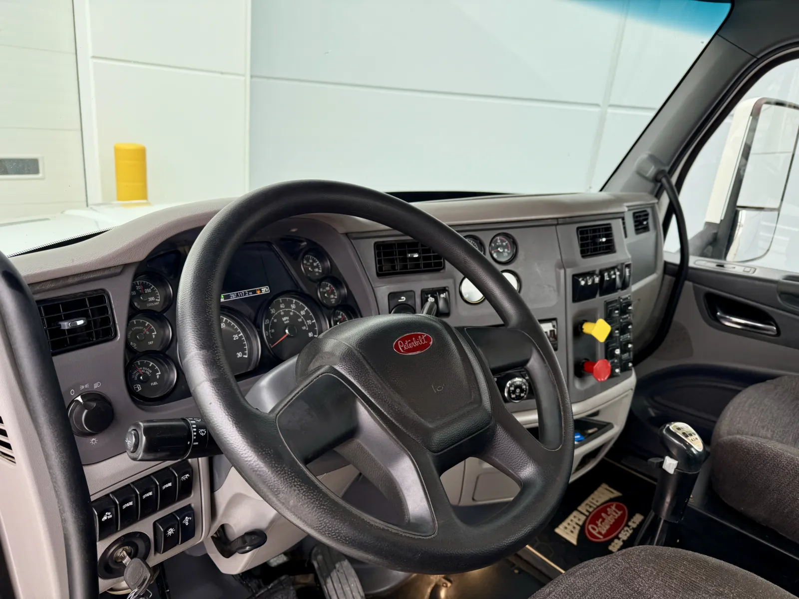 2016 Peterbilt 567 — photo 15