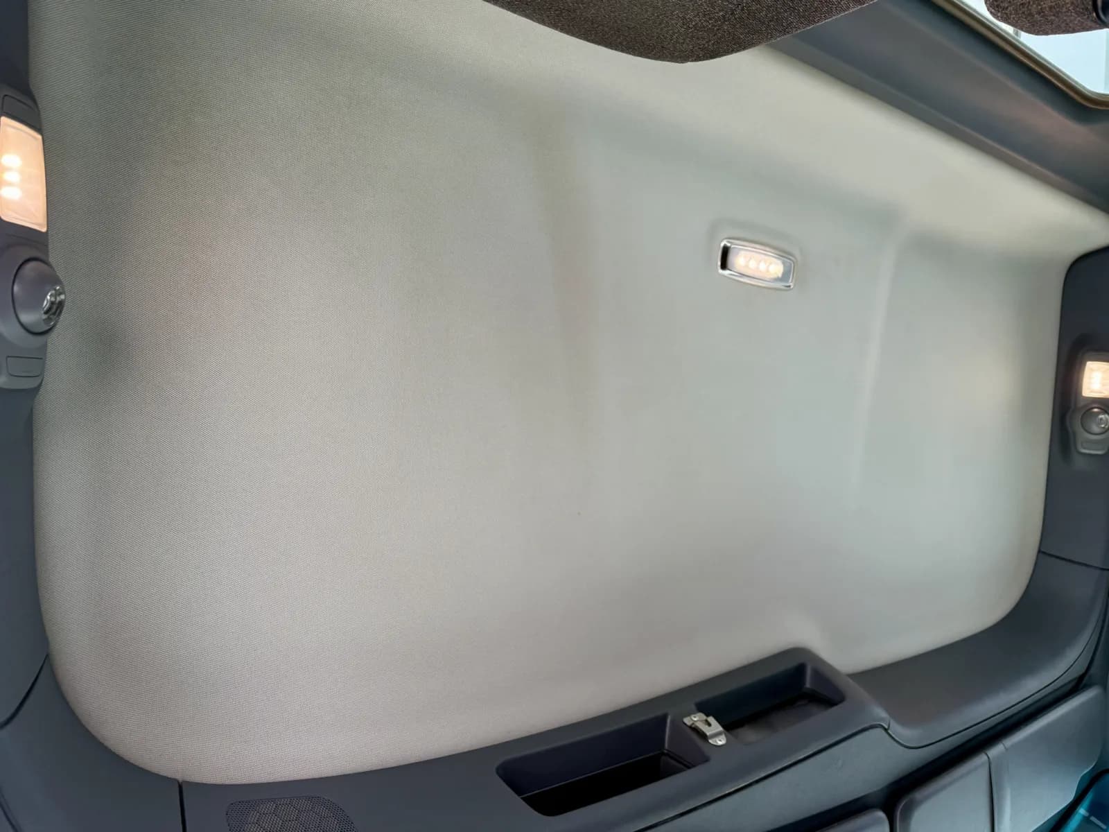 2016 Peterbilt 567 — photo 21