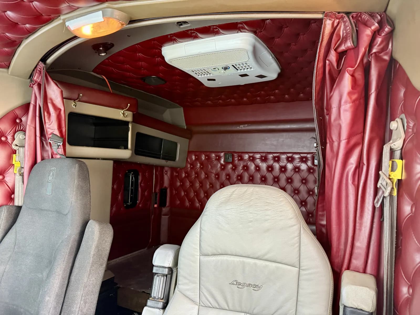 2011 Kenworth W900 — photo 19