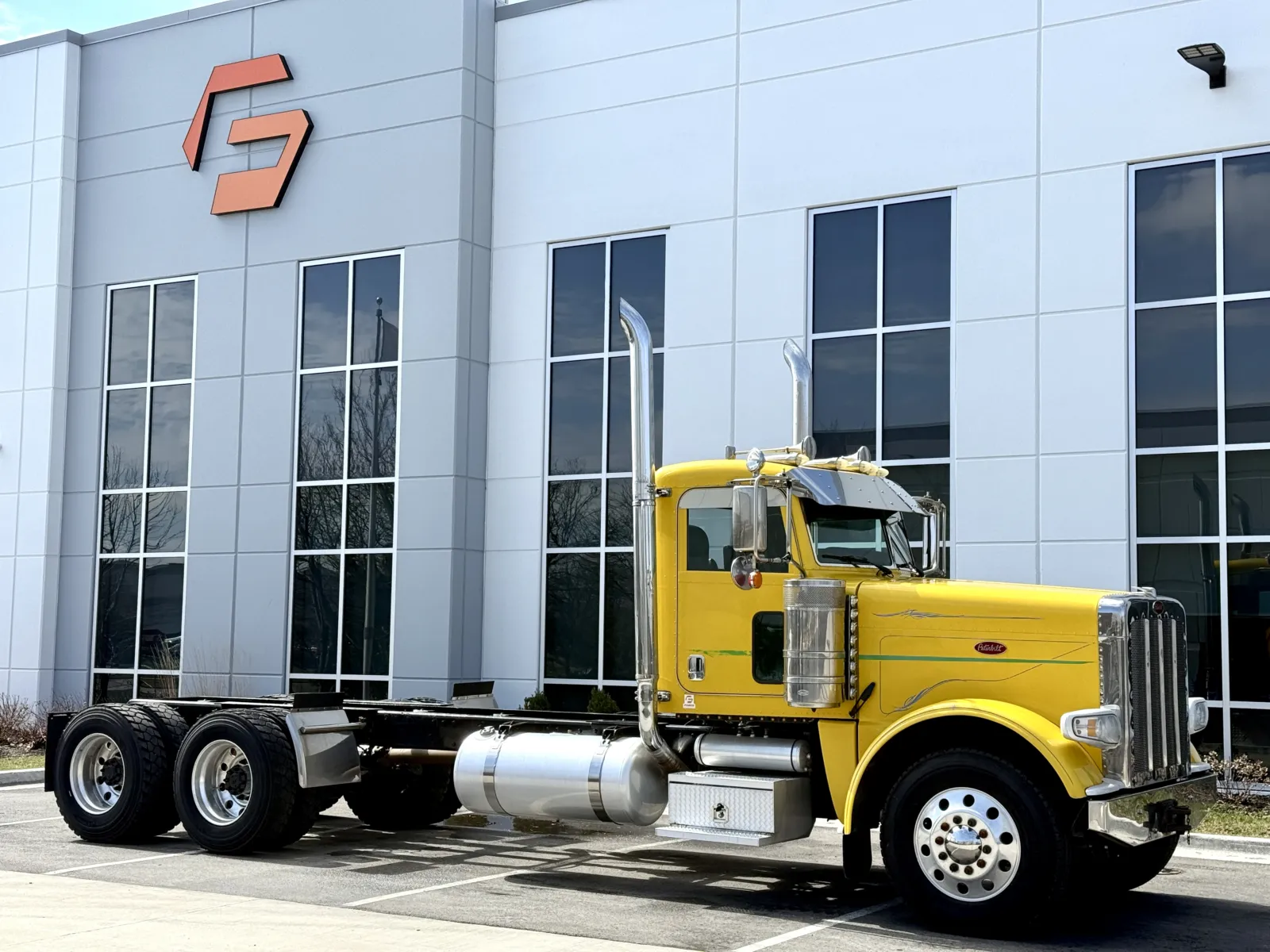 2016 Peterbilt 389 — photo 2