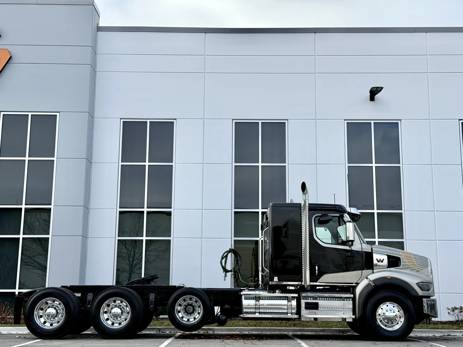2023 Western Star 4900 — photo 3