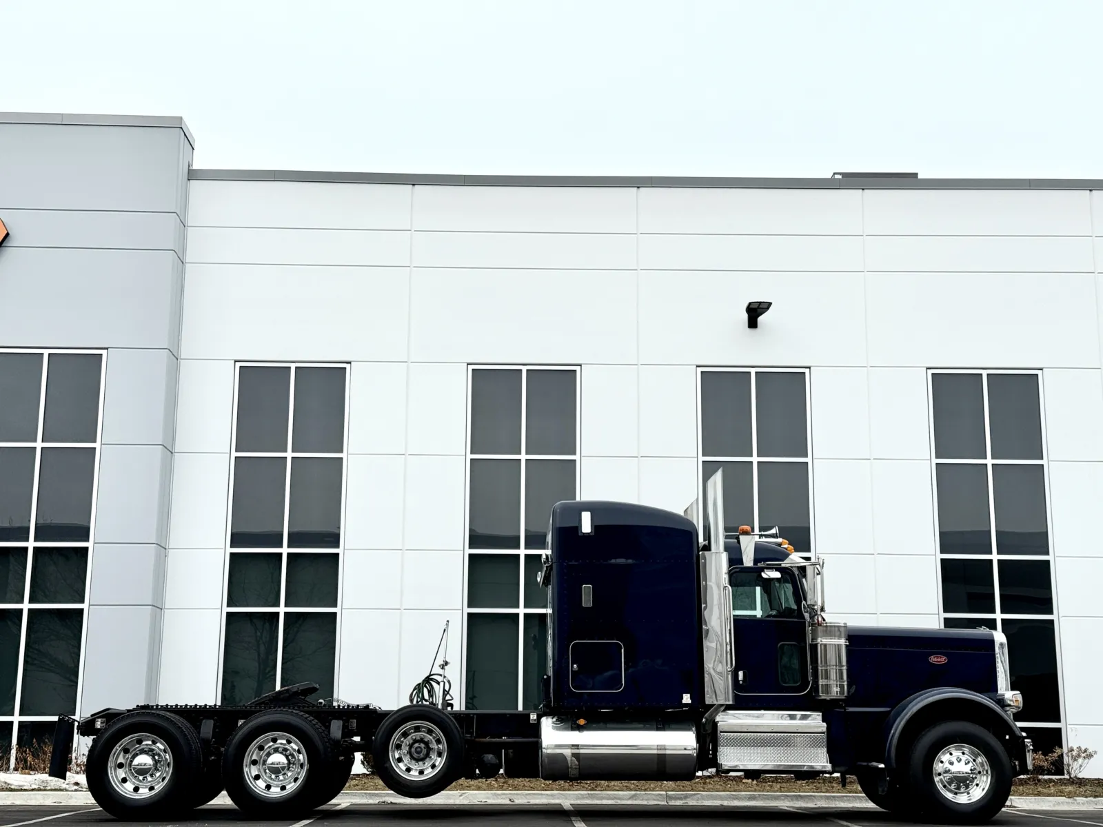 2024 Peterbilt 389 — photo 3