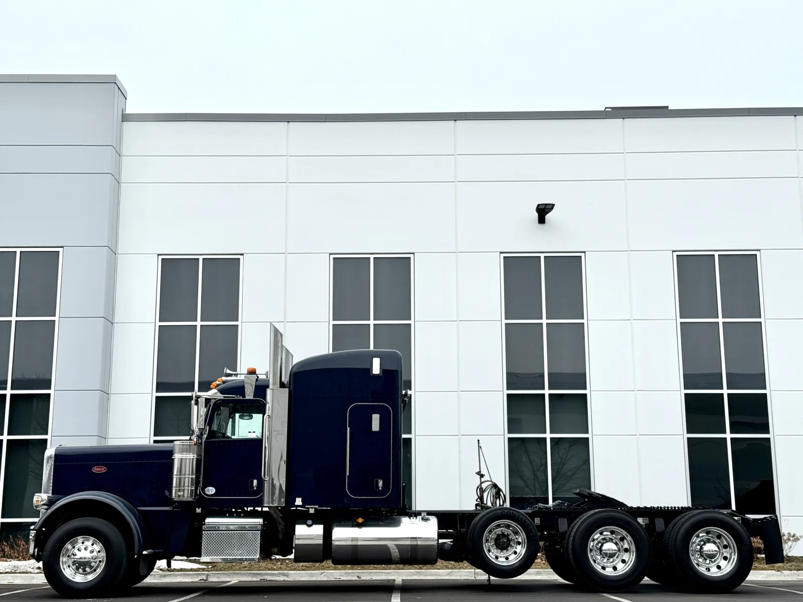 2024 Peterbilt 389 — photo 4