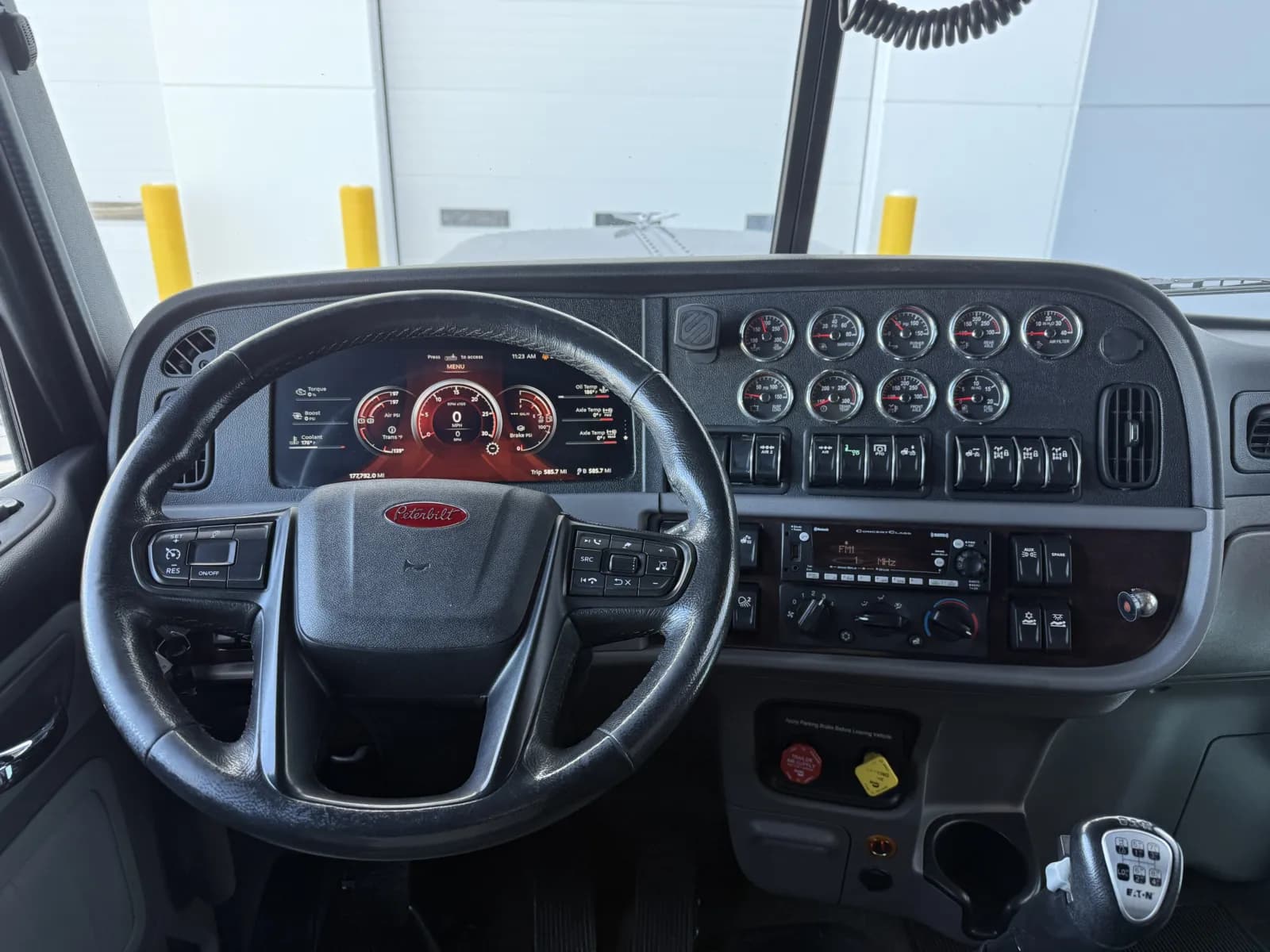 2024 Peterbilt 389 — photo 16