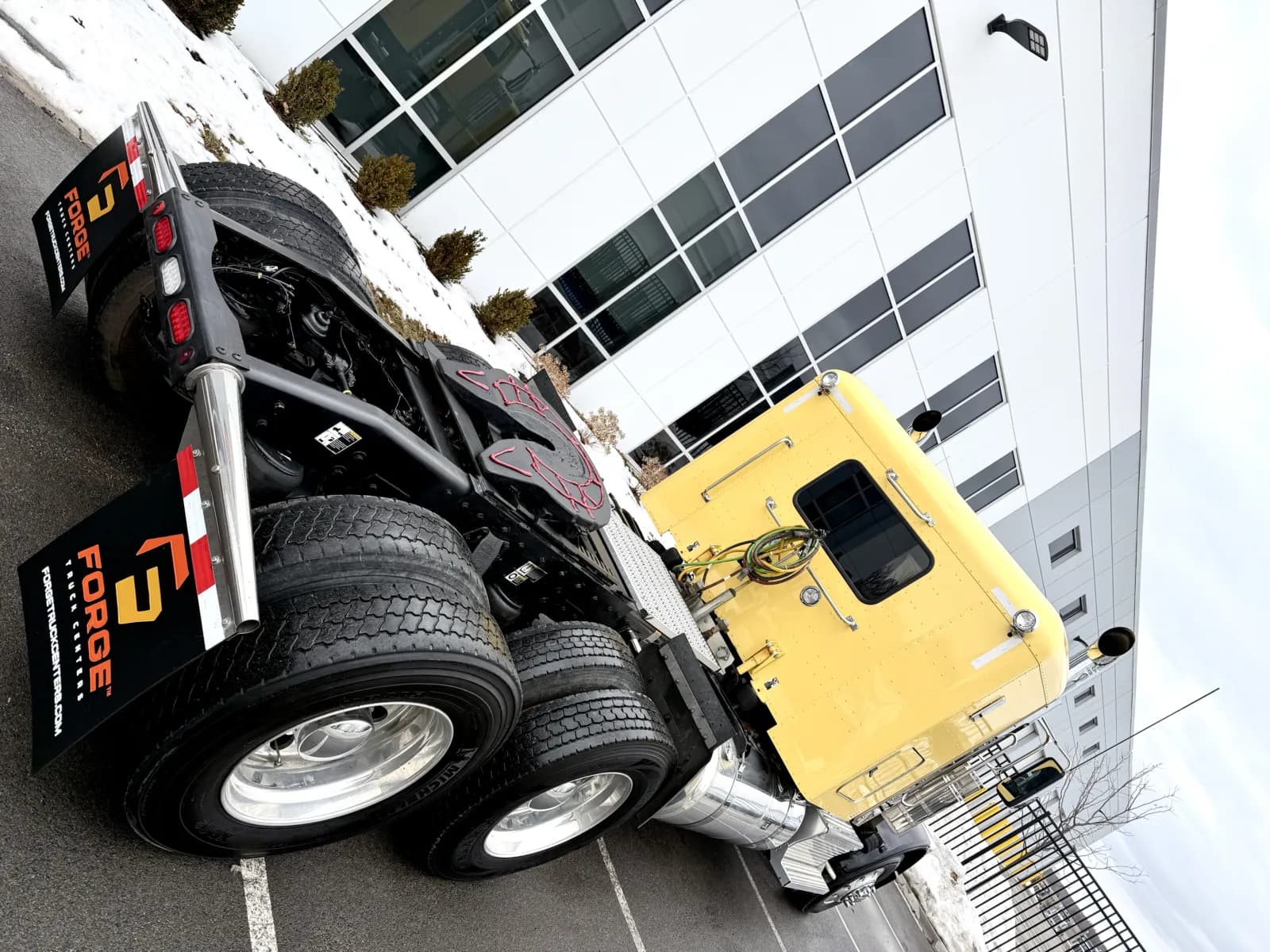 2023 Peterbilt 389 — photo 11