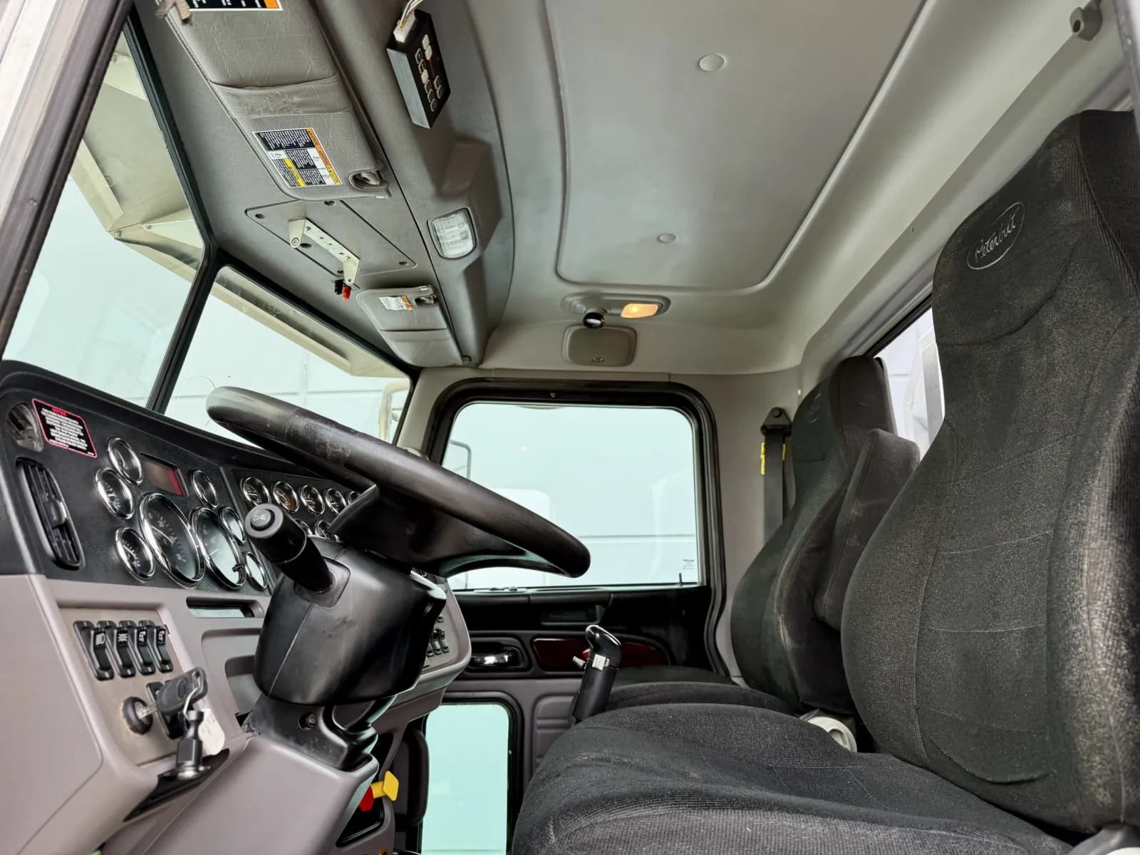 2018 Peterbilt 389 — photo 14