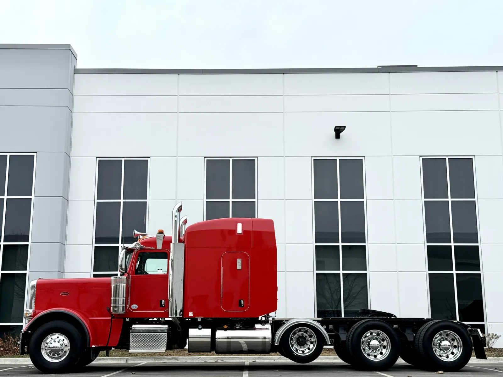 2024 Peterbilt 389 — photo 4