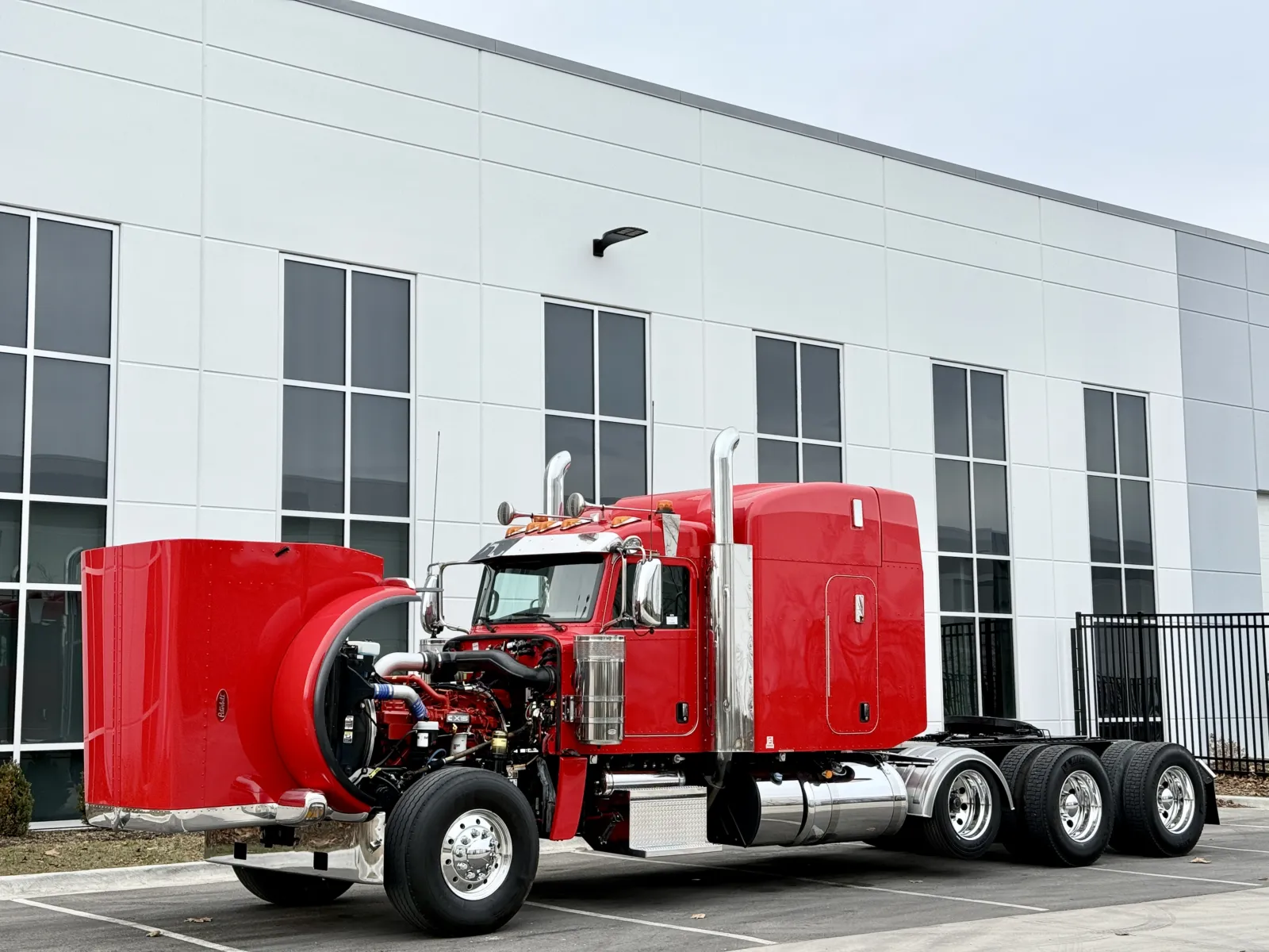 2024 Peterbilt 389 — photo 10