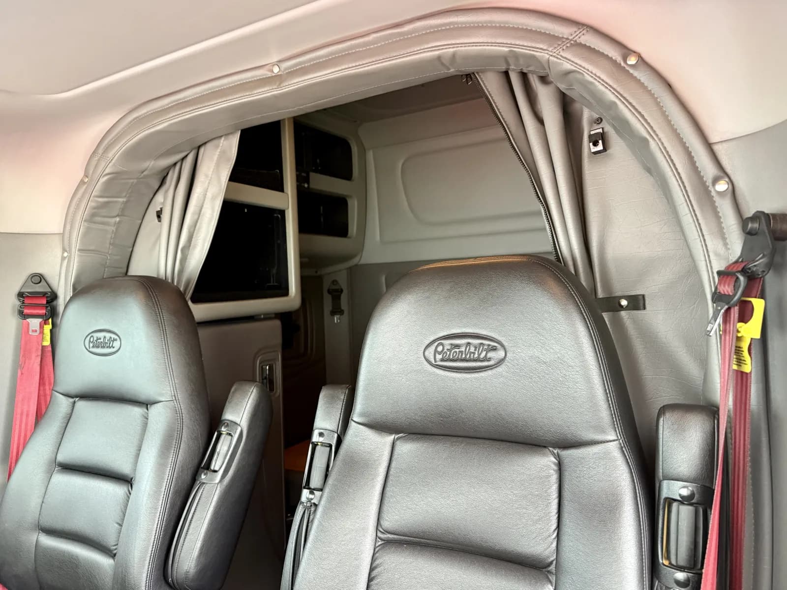 2024 Peterbilt 389 — photo 20