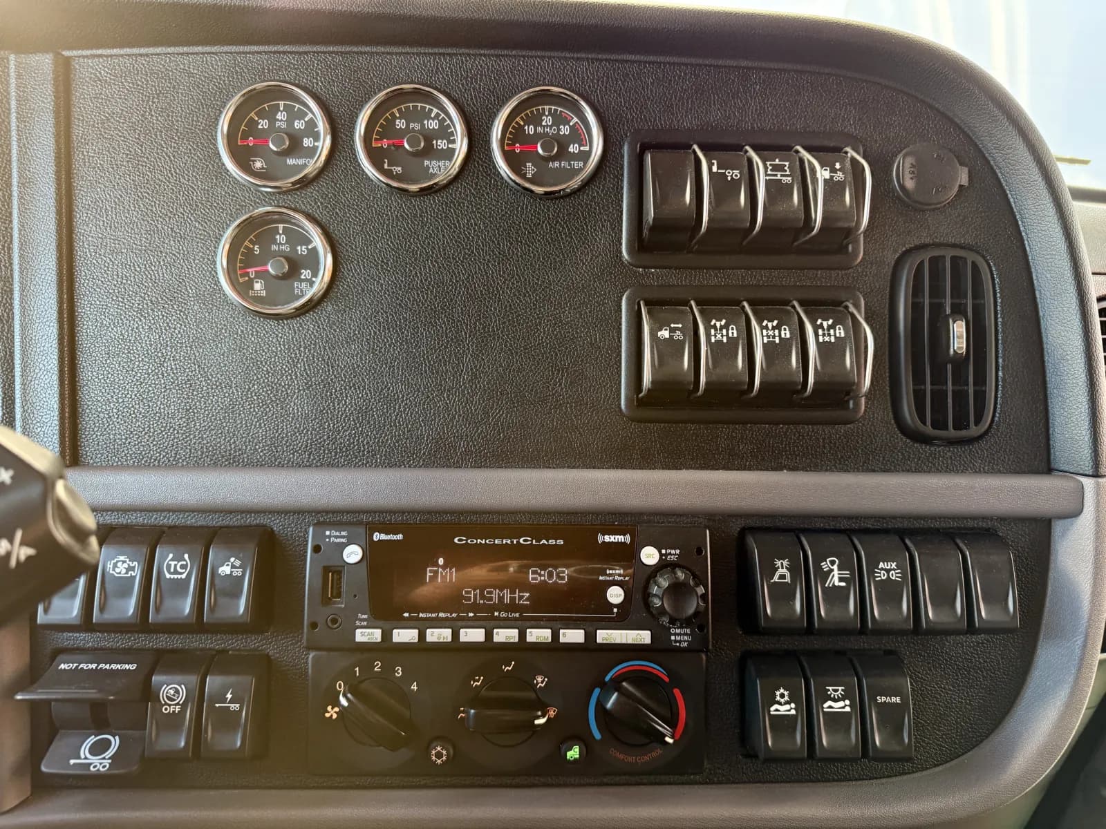 2024 Peterbilt 389 — photo 18