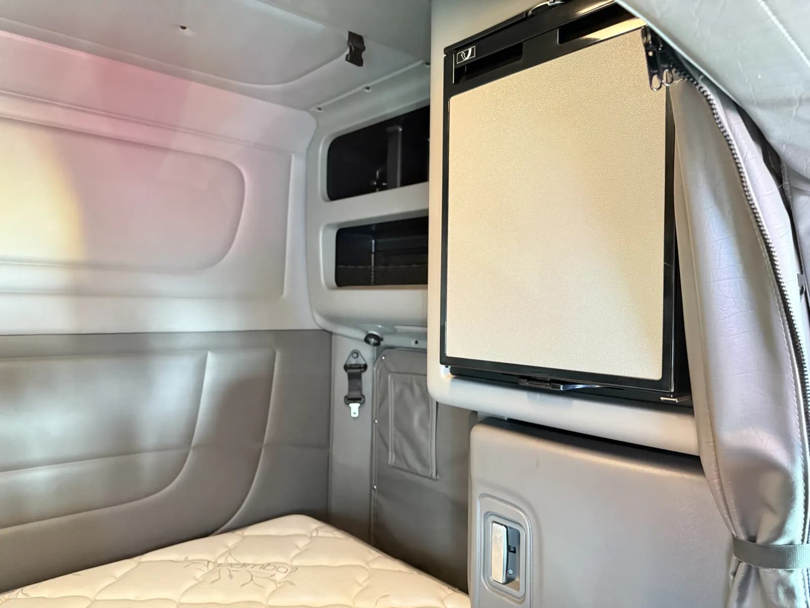 2024 Peterbilt 389 — photo 24