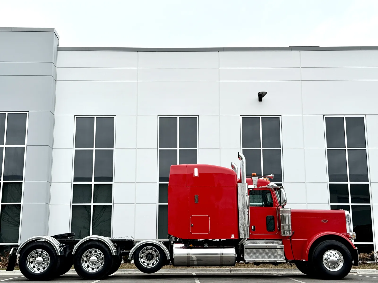 2024 Peterbilt 389 — photo 3